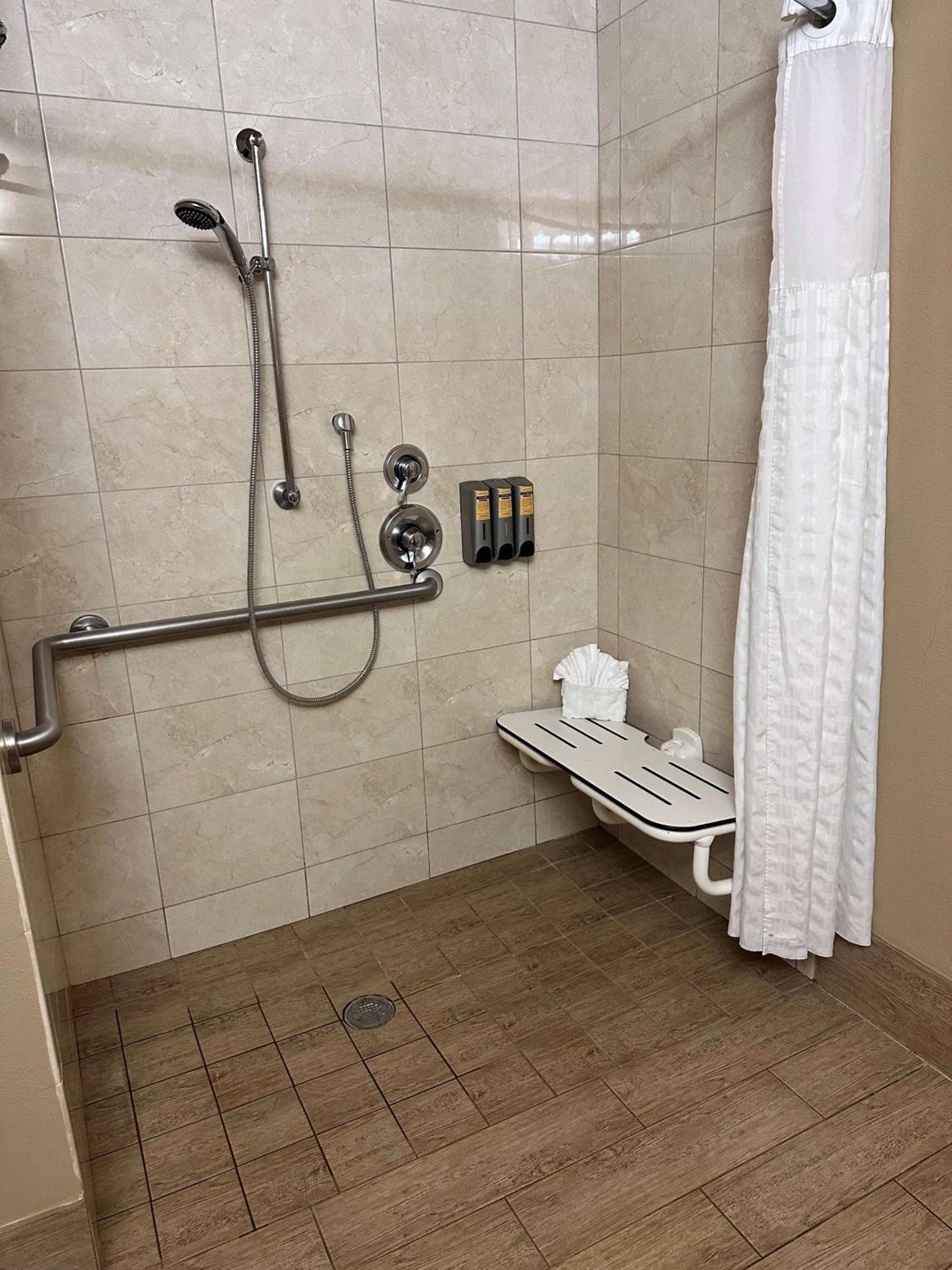 Best Western Plus Oceanside Palms photo 32