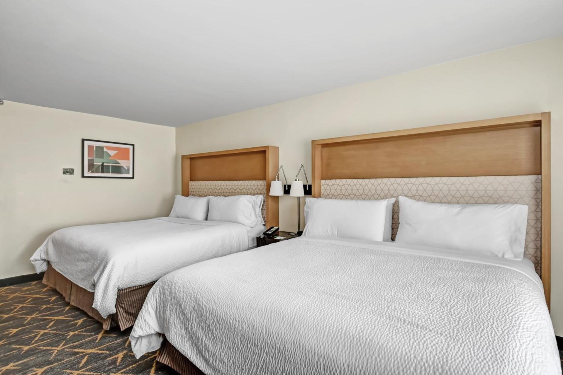 Holiday Inn - Piscataway - Somerset by IHG photo 16