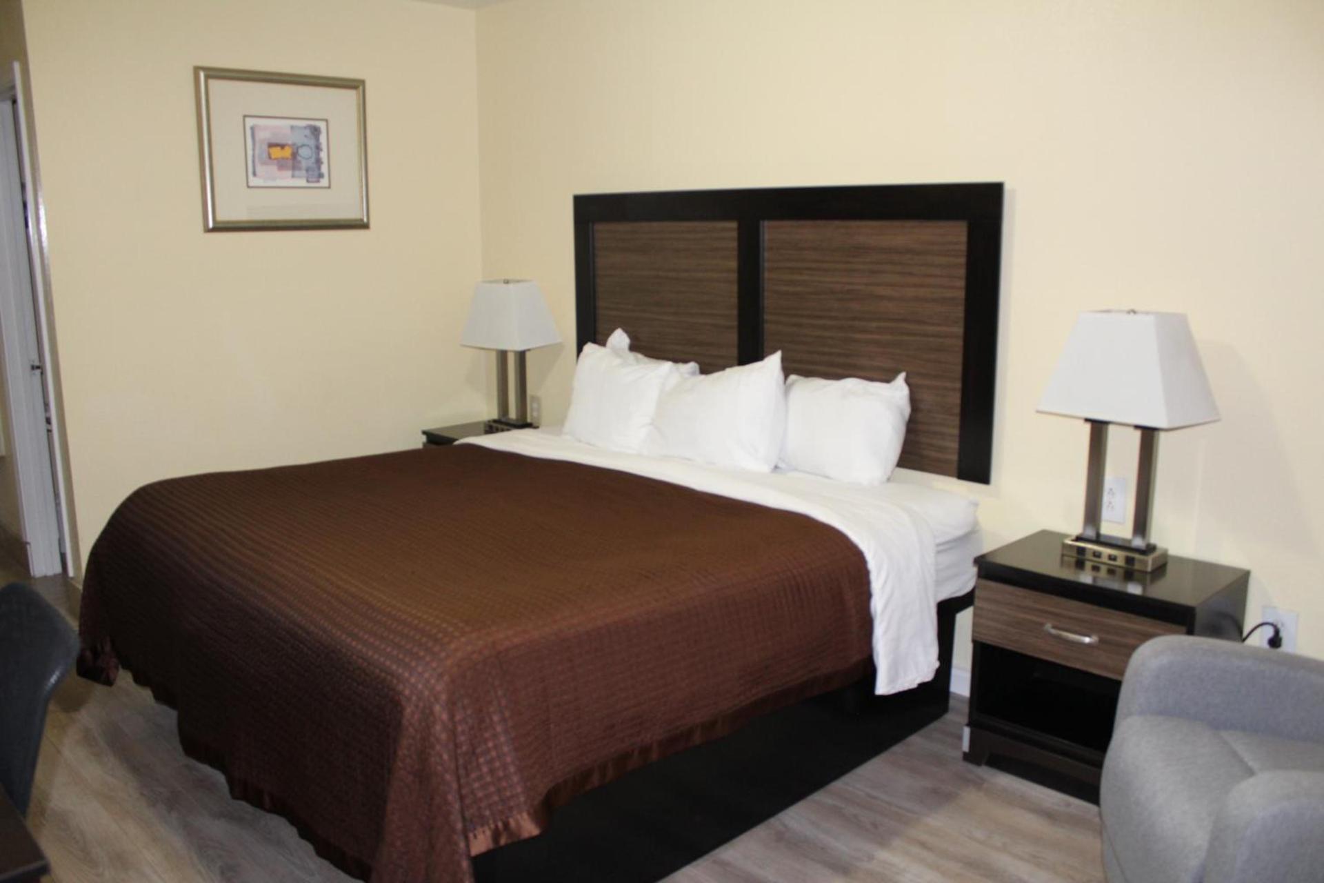 Rodeway Inn Medford South I-5 photo 43