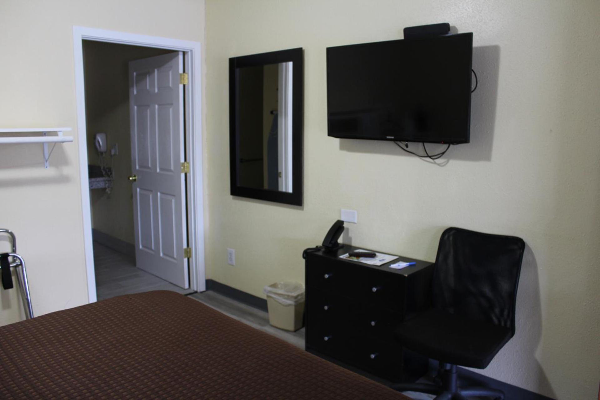 Rodeway Inn Medford South I-5 photo 46