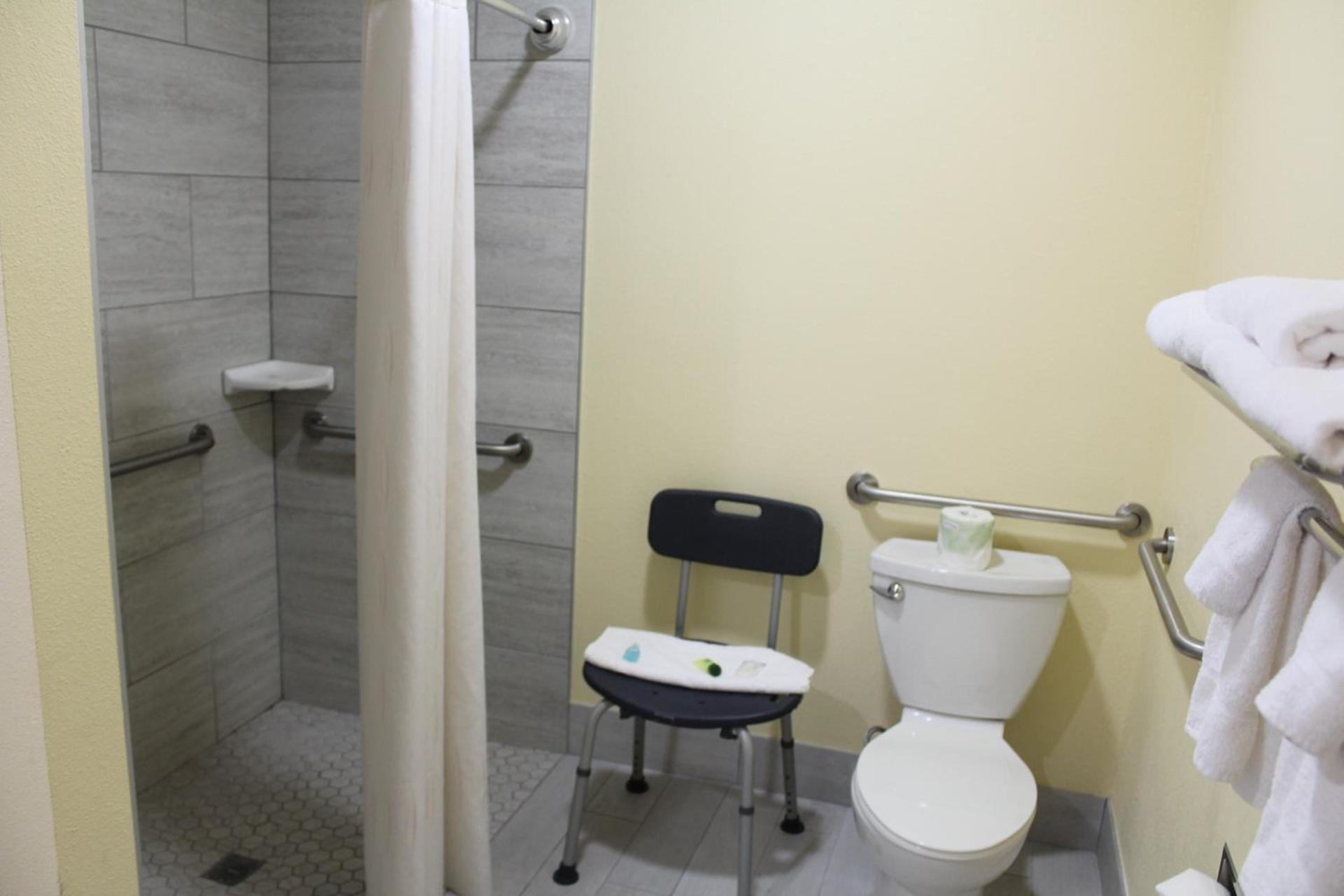 Rodeway Inn Medford South I-5 photo 48