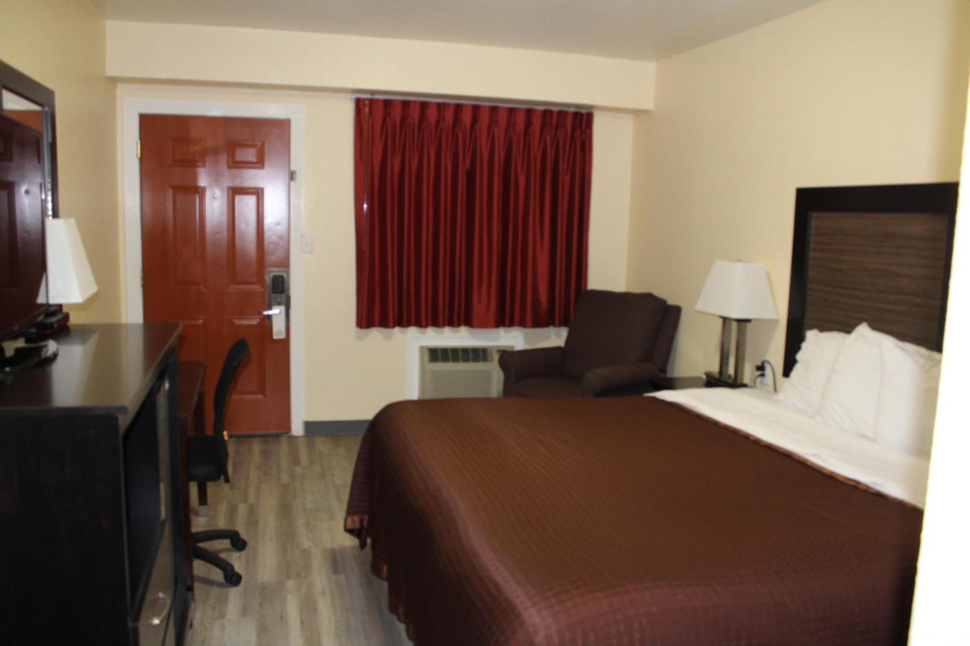Rodeway Inn Medford South I-5 photo 65
