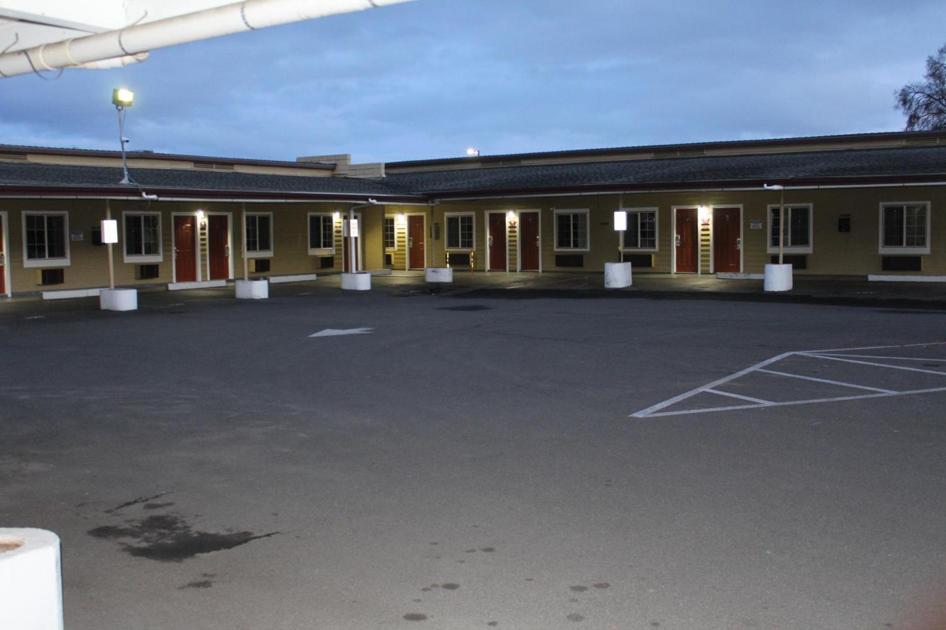 Rodeway Inn Medford South I-5 photo 61