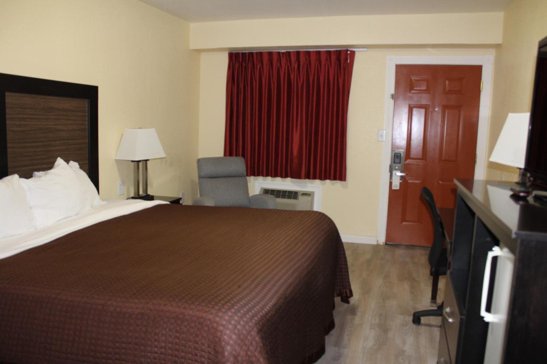 Rodeway Inn Medford South I-5 photo 60