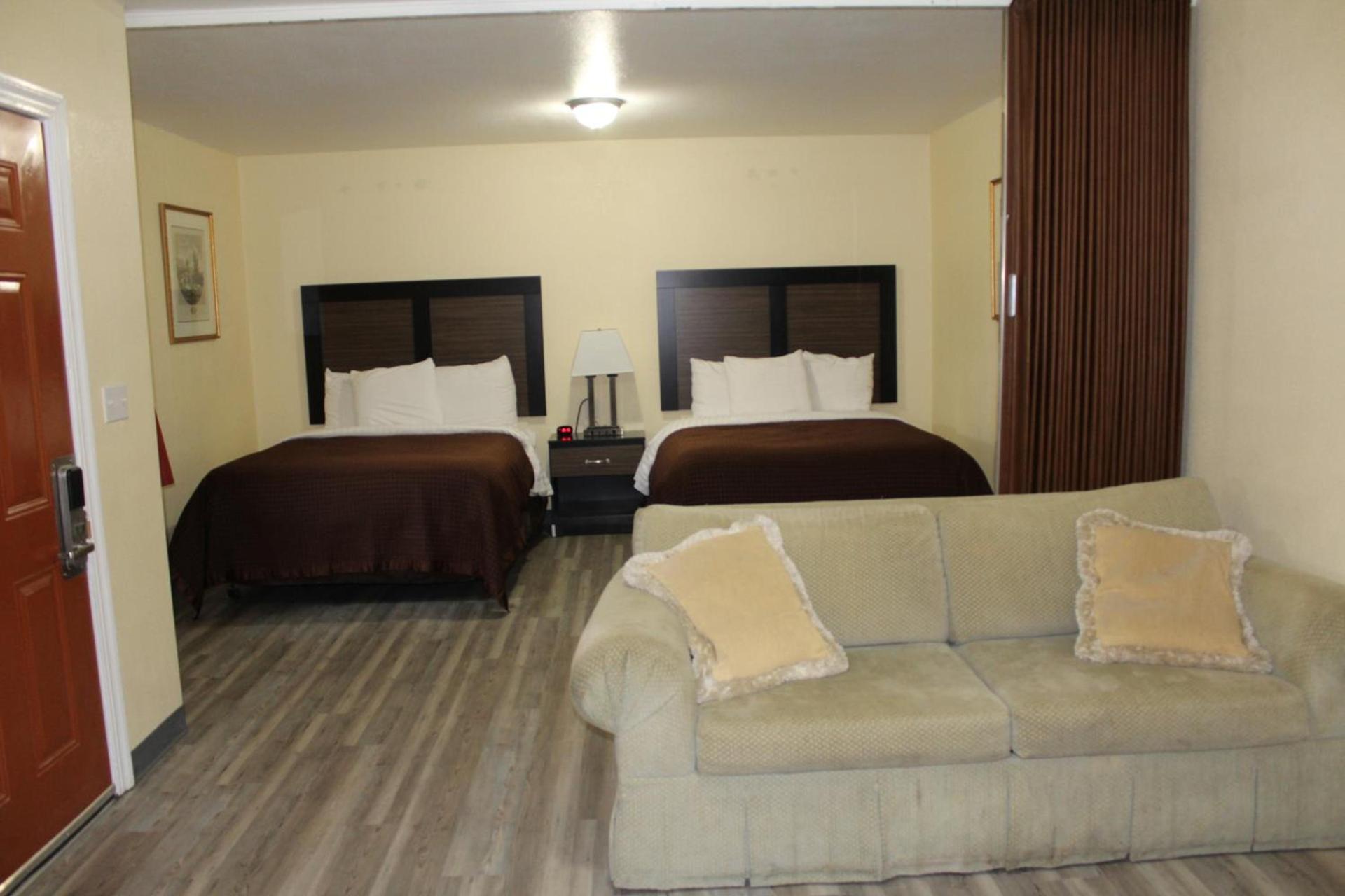 Rodeway Inn Medford South I-5 photo 53
