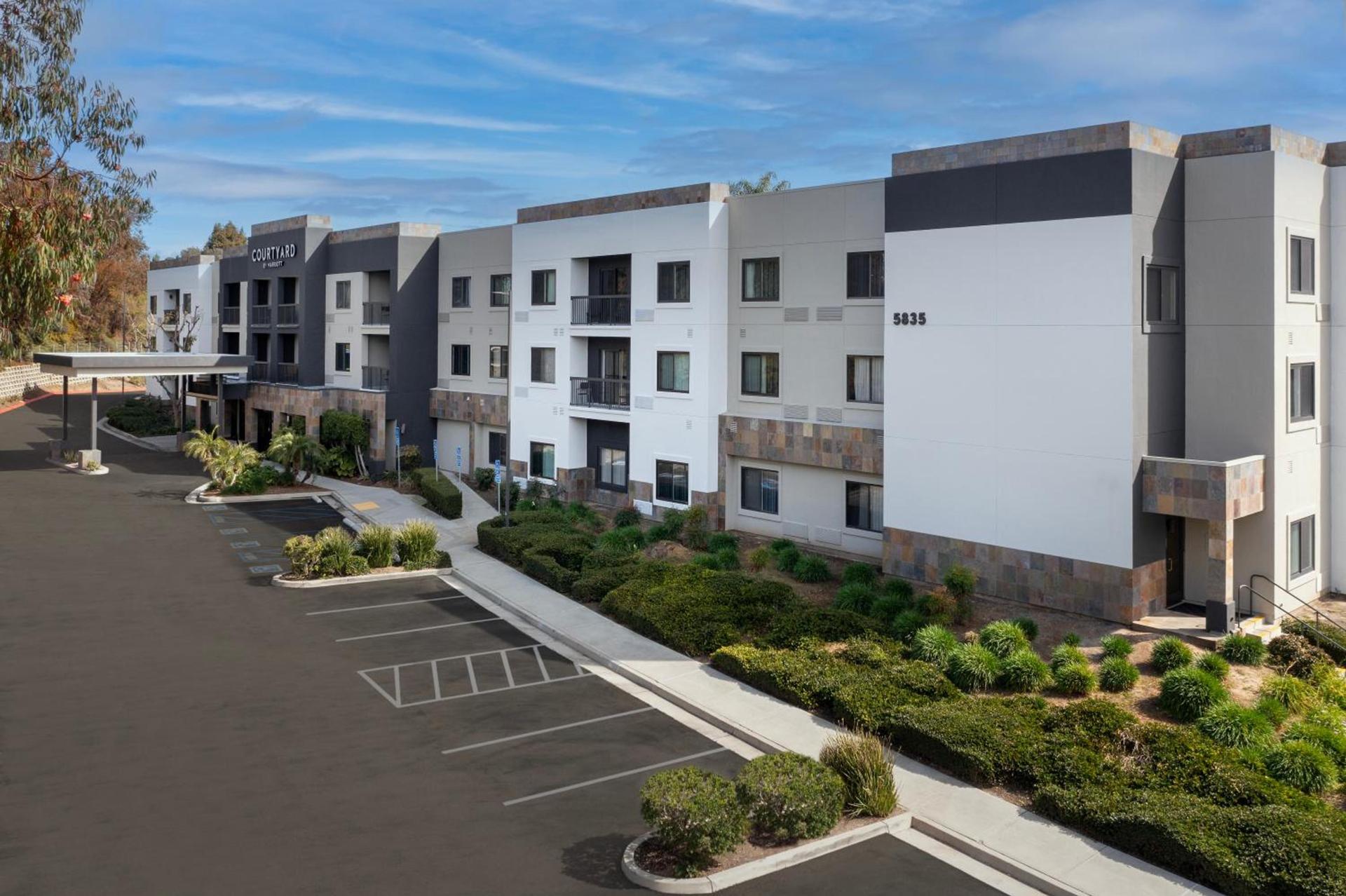 Courtyard by Marriott San Diego Carlsbad photo 1