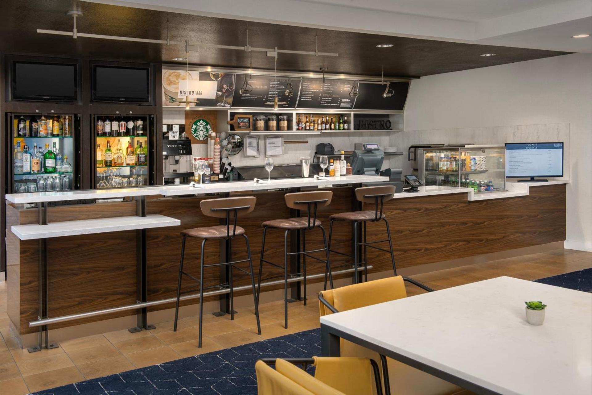 Courtyard by Marriott San Diego Carlsbad photo 11