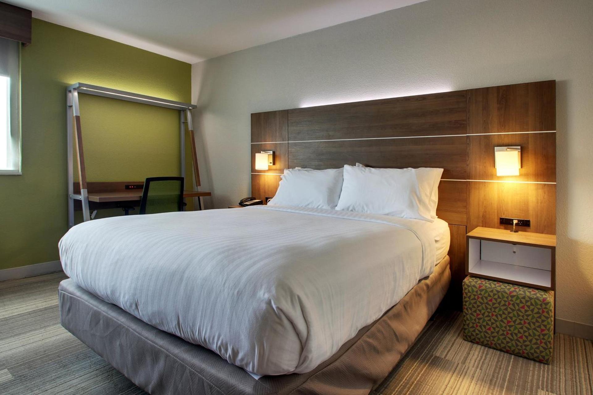Holiday Inn Express & Suites Wapakoneta by IHG photo 55