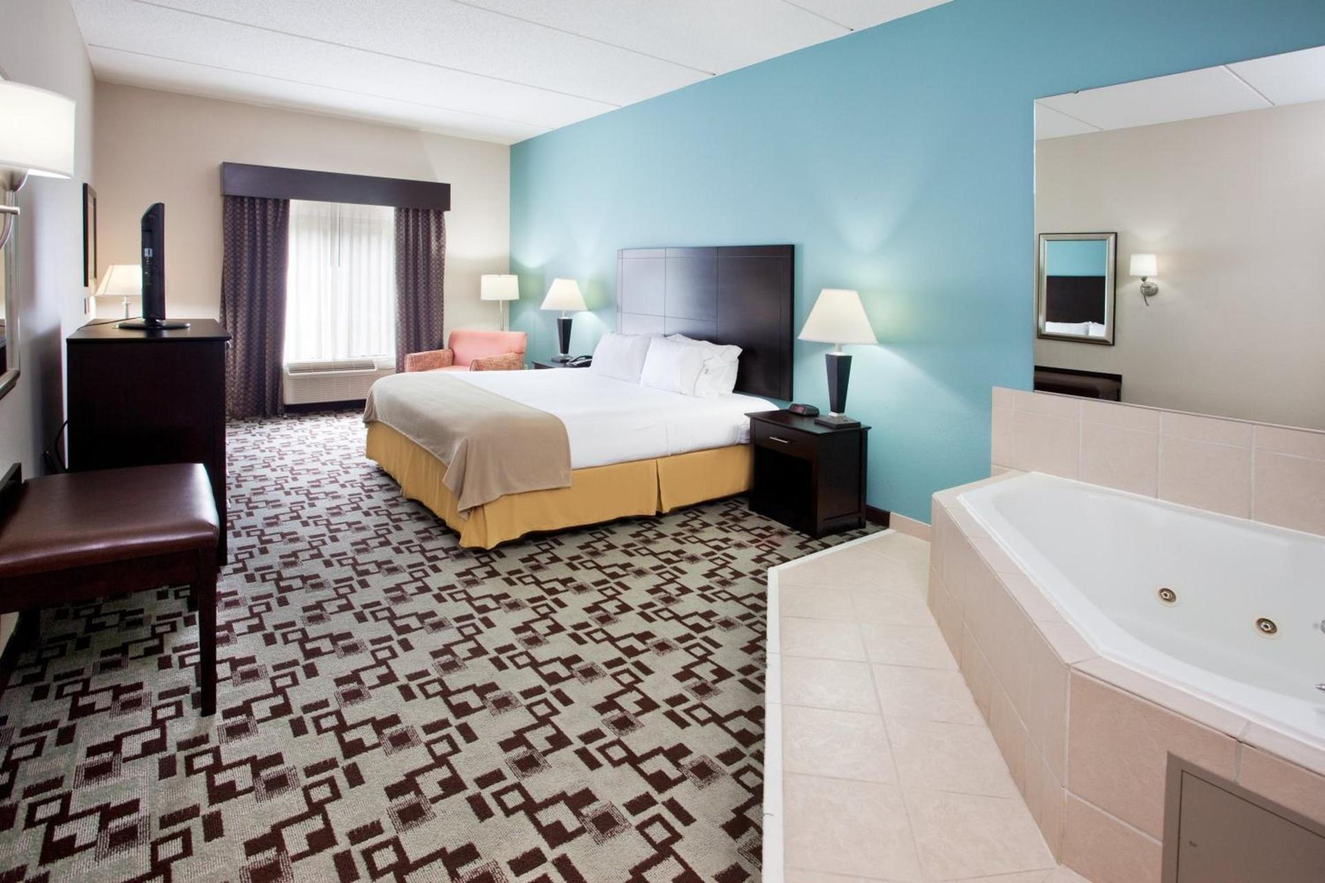 Holiday Inn Express Apex - Raleigh by IHG photo 10
