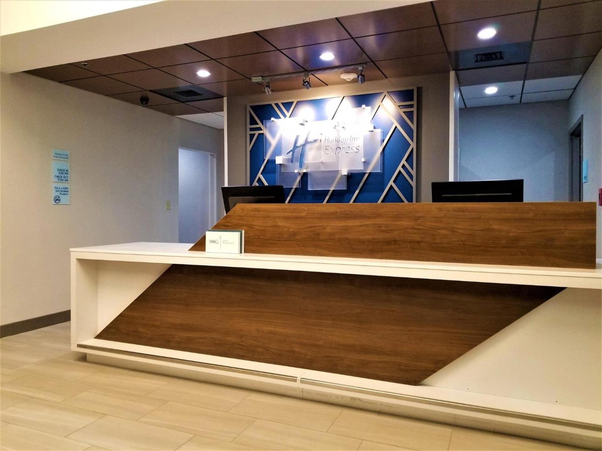 Holiday Inn Express Apex - Raleigh by IHG photo 11