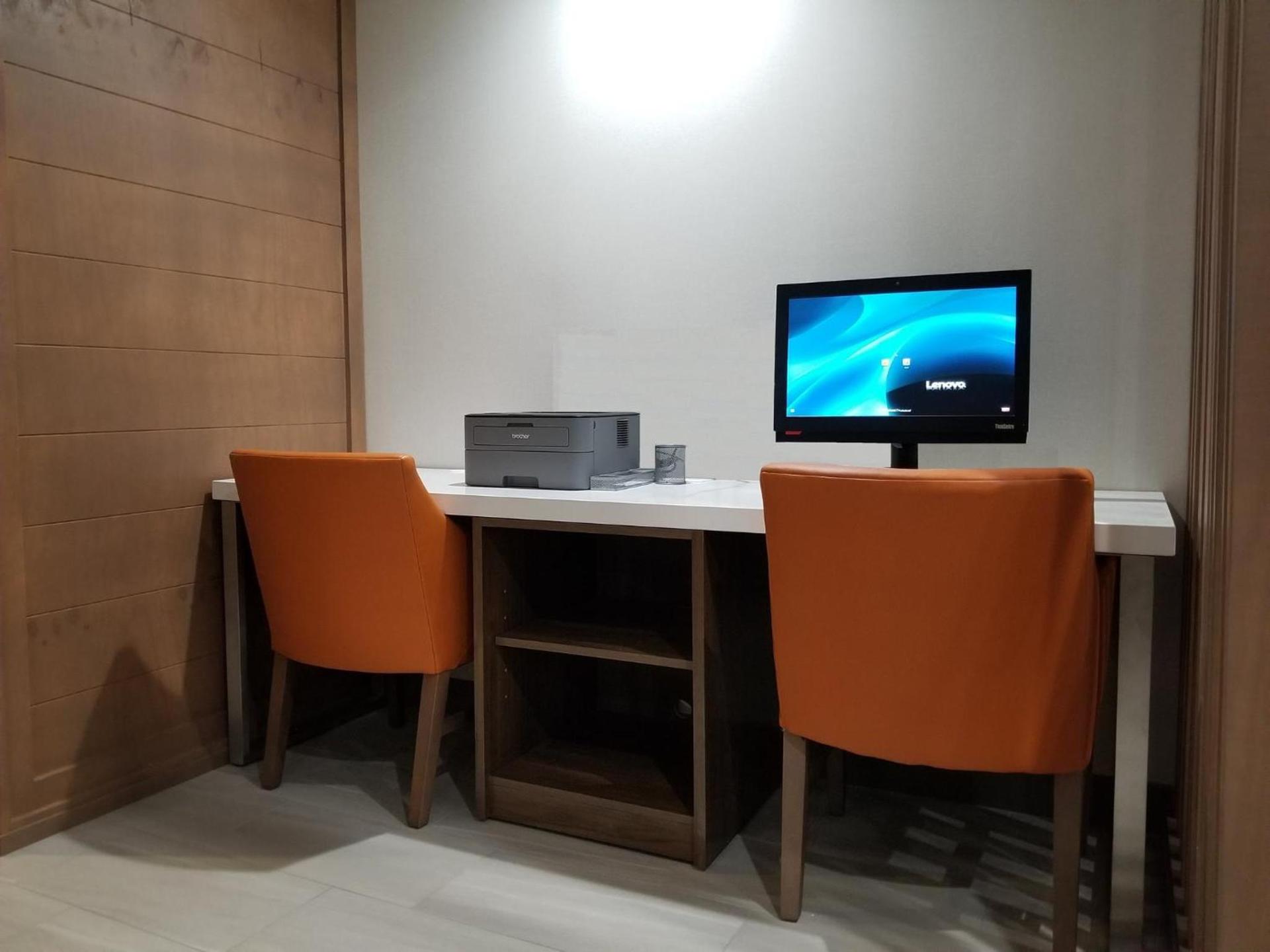 Holiday Inn Express Apex - Raleigh by IHG photo 13