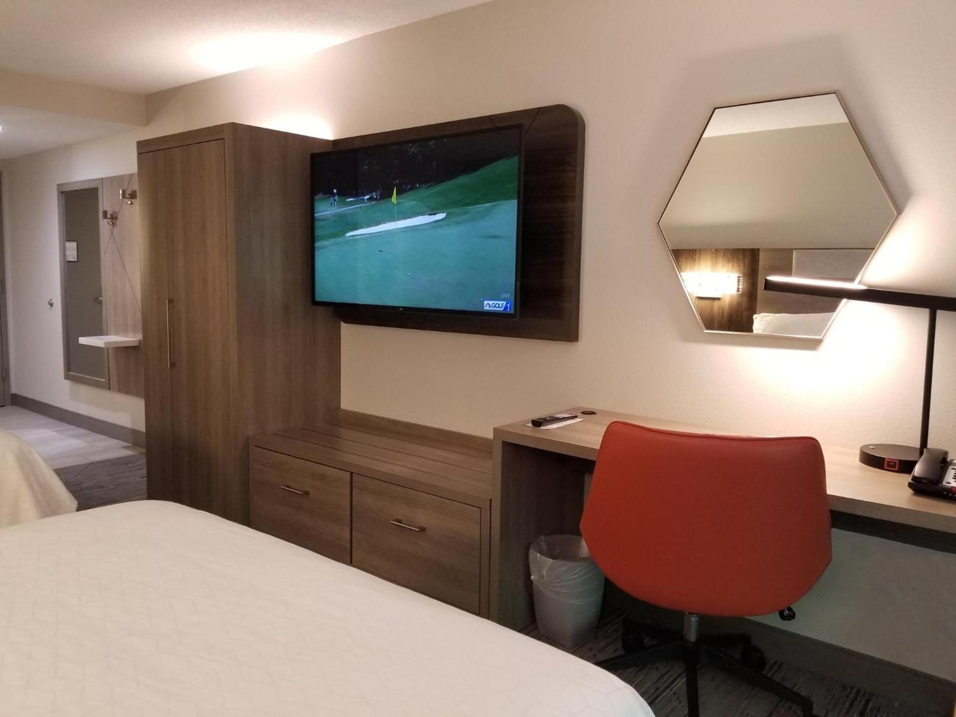 Holiday Inn Express Apex - Raleigh by IHG photo 36