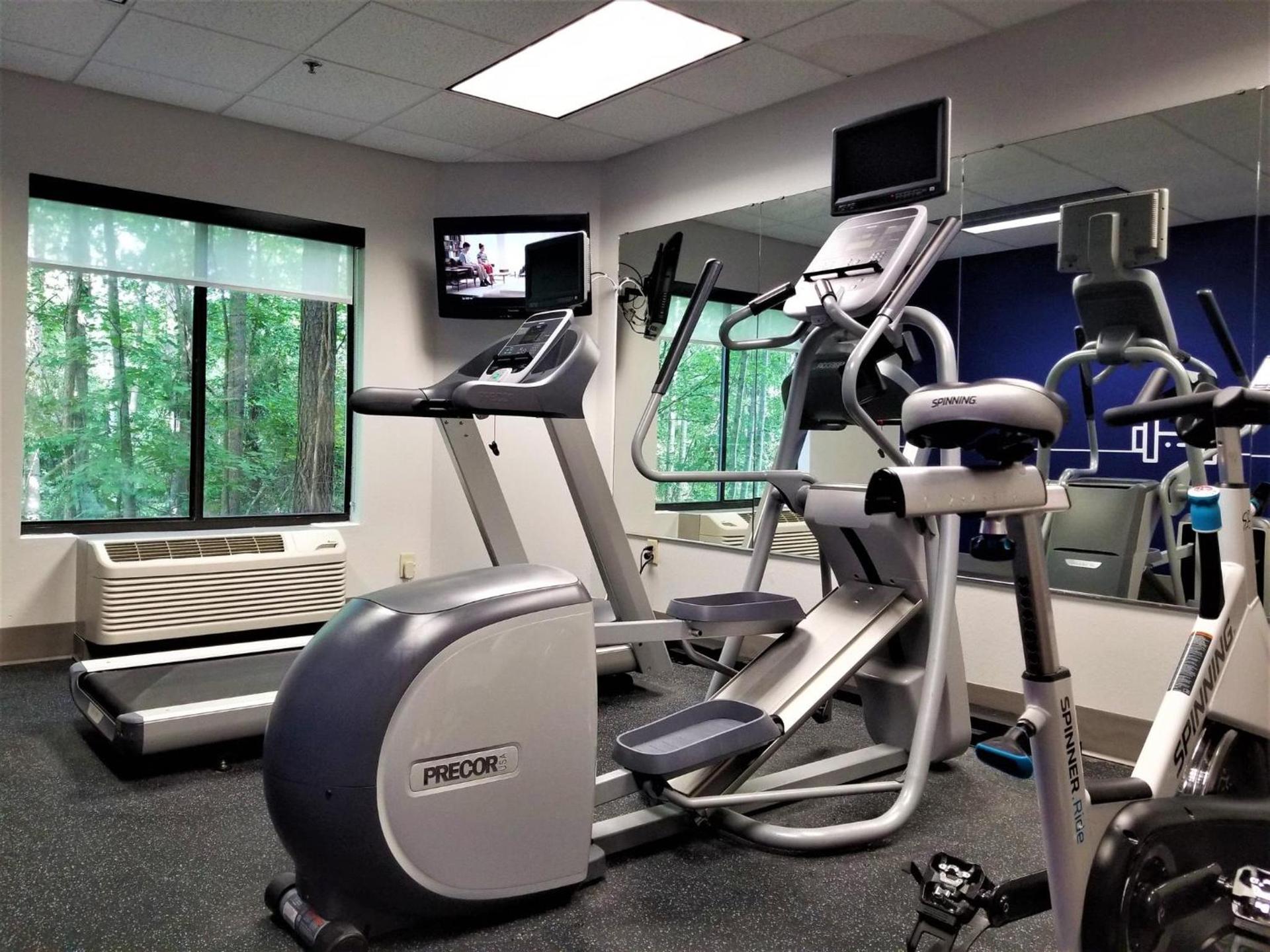 Holiday Inn Express Apex - Raleigh by IHG photo 17