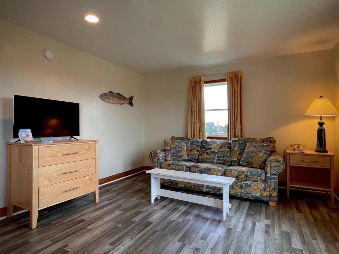 Pony Island Inn photo 29