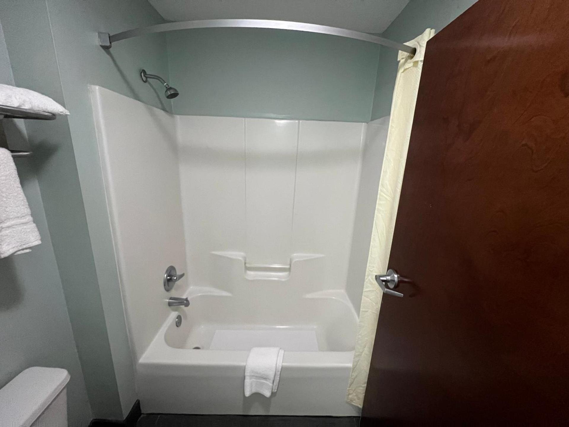 Executive Inn photo 26