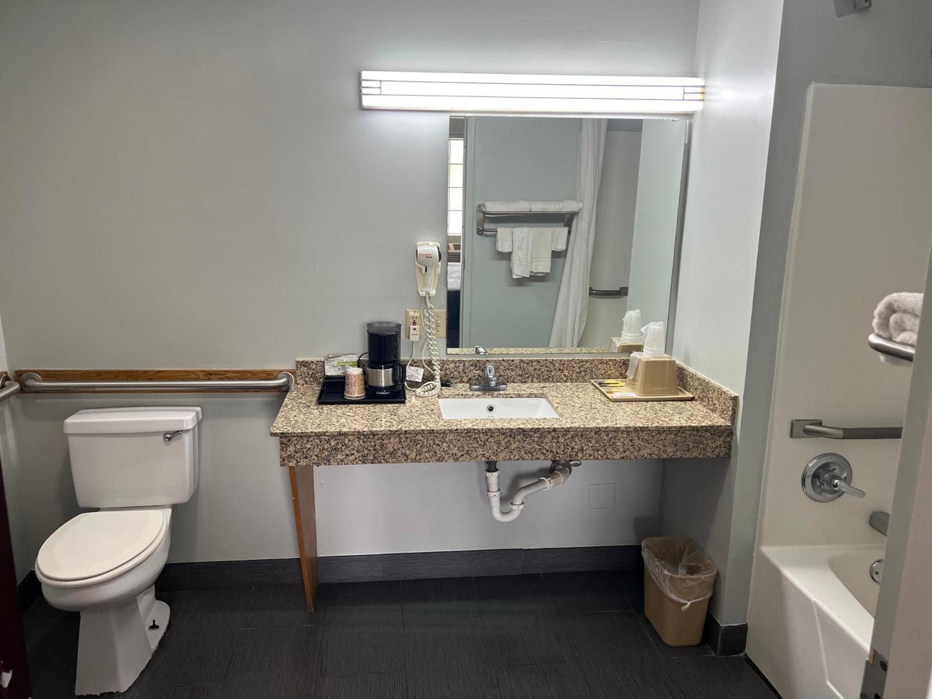 Executive Inn photo 11