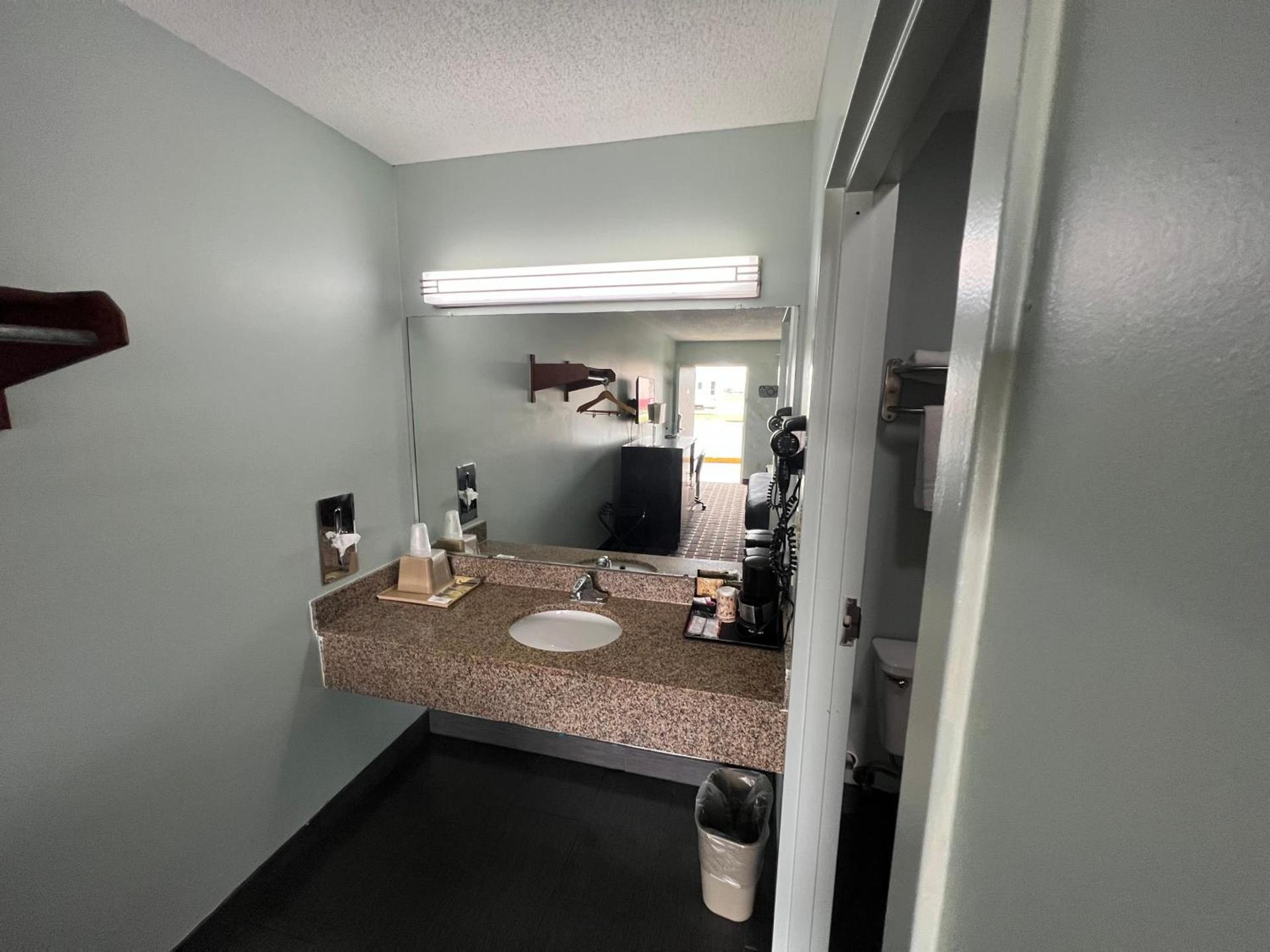 Executive Inn photo 20