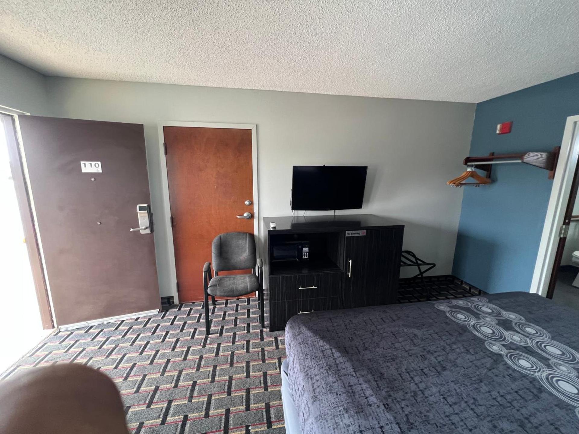 Executive Inn photo 16