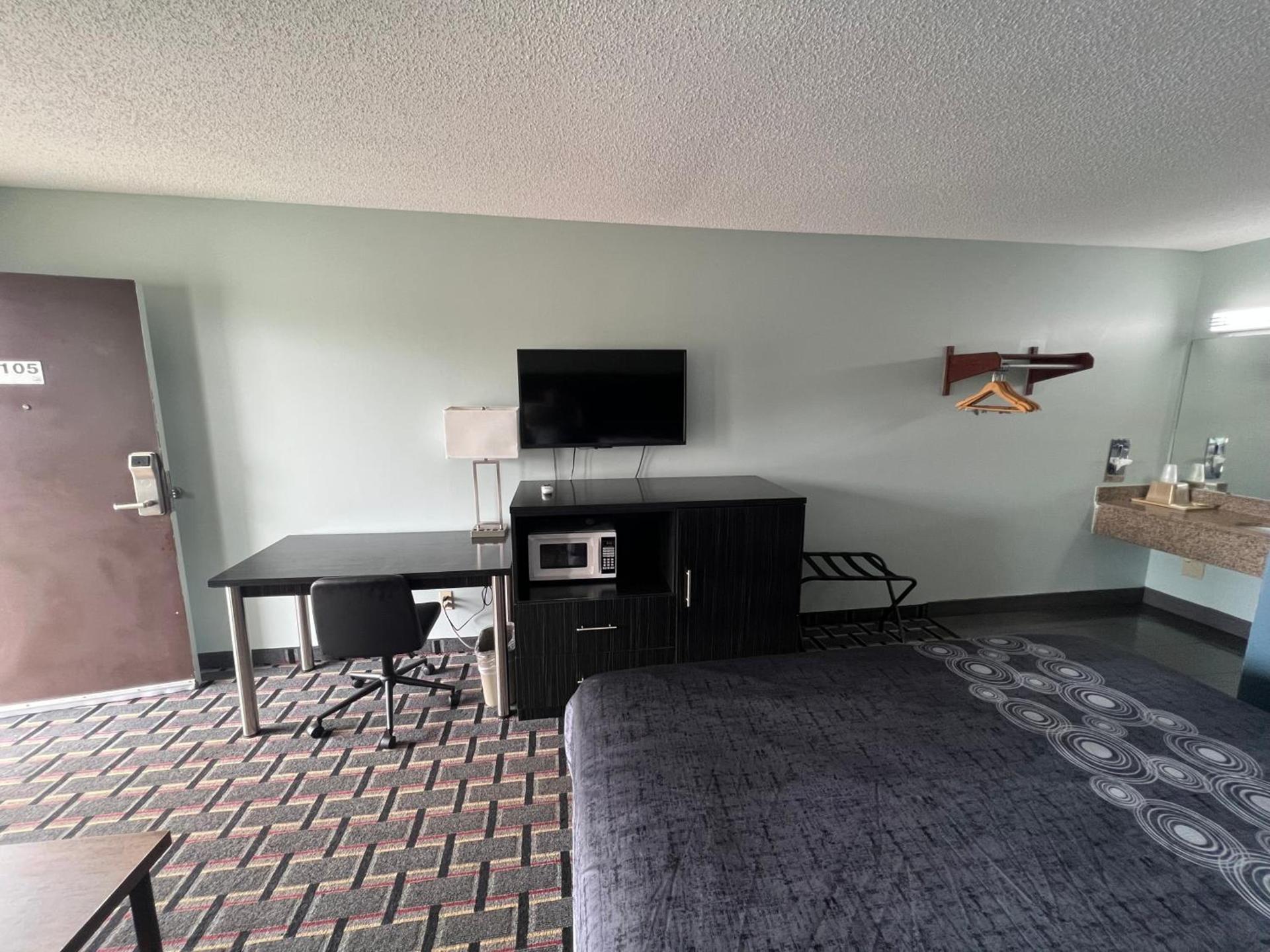 Executive Inn photo 13