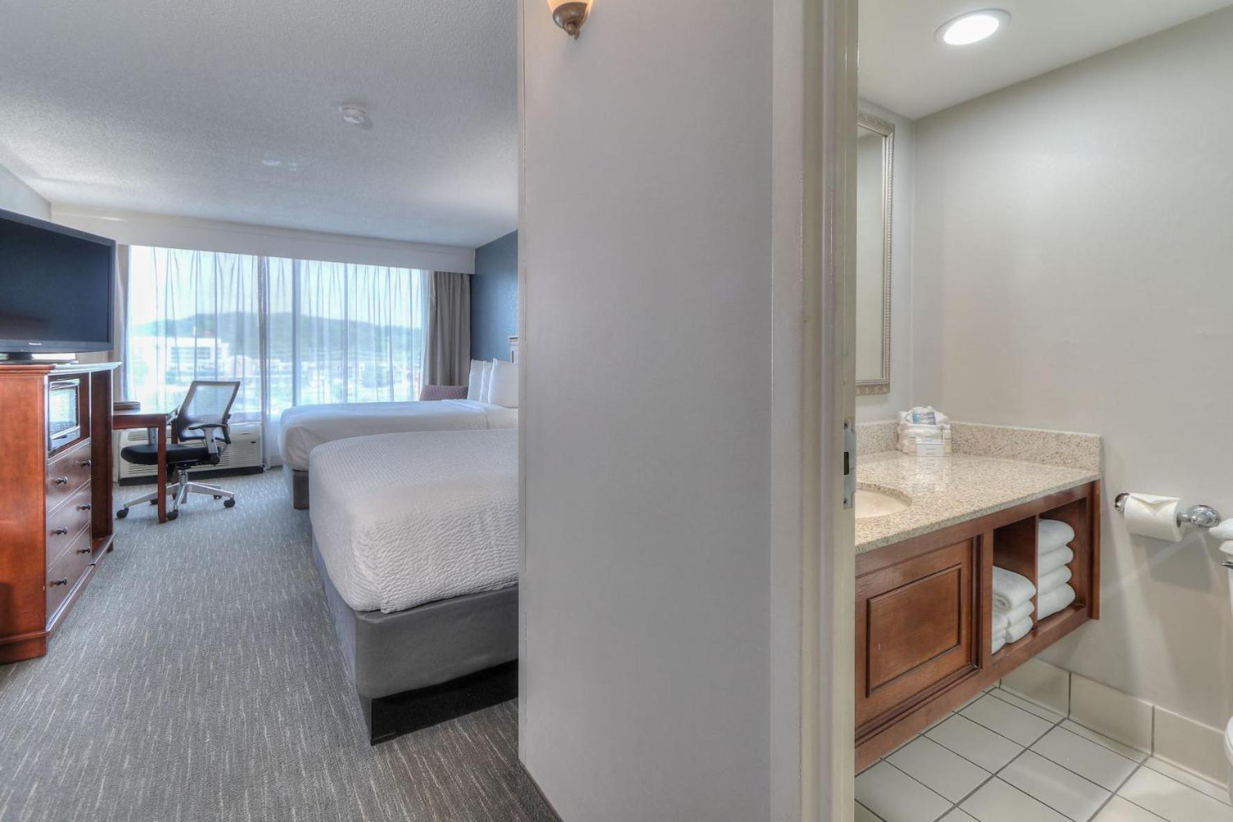 The Ramsey Hotel and Convention Center Pigeon Forge photo 8