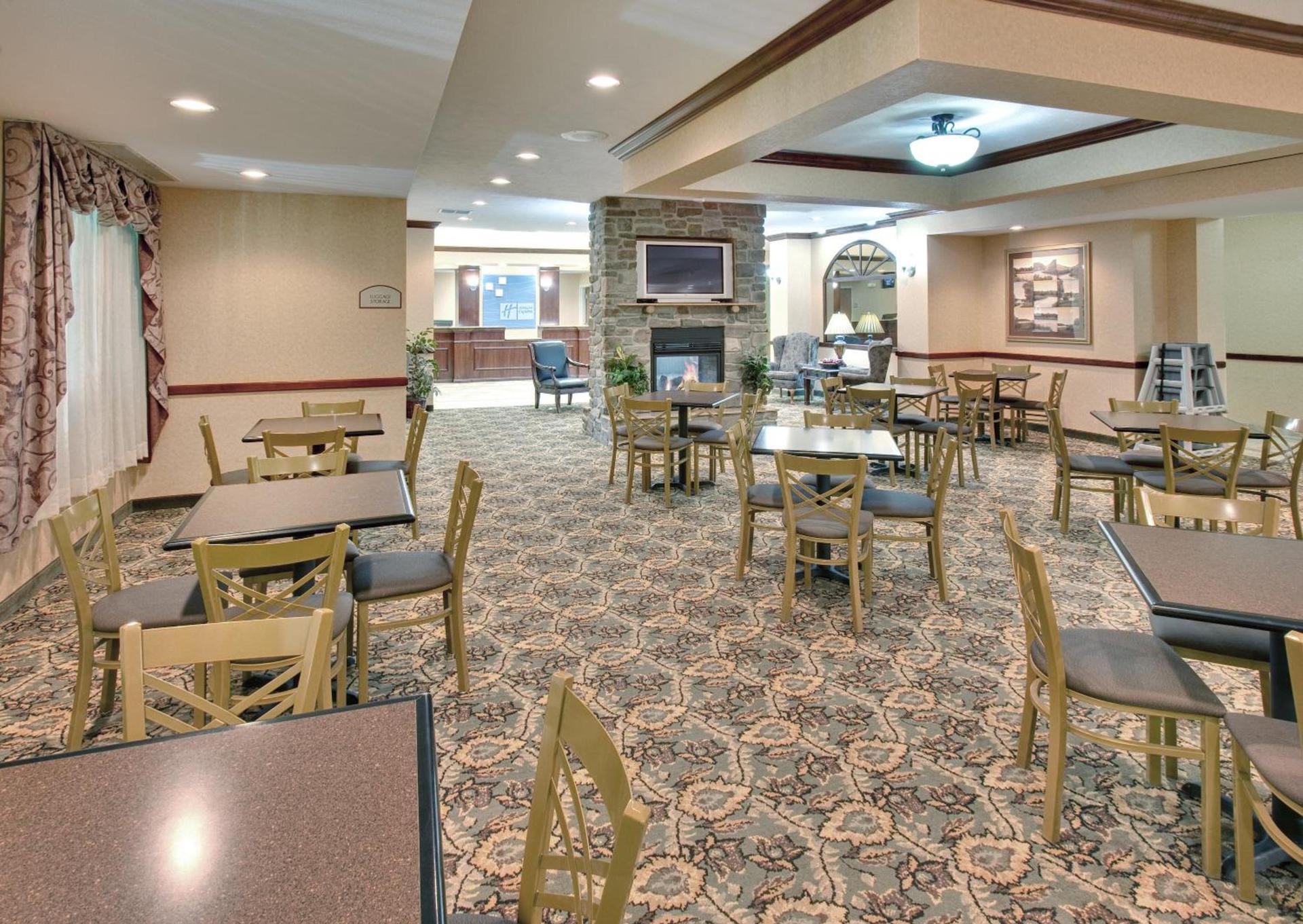 Holiday Inn Express Hotel & Suites Bismarck by IHG photo 49