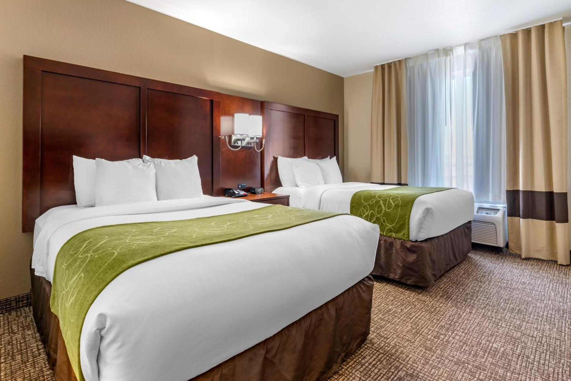 Comfort Suites Fernley photo 44