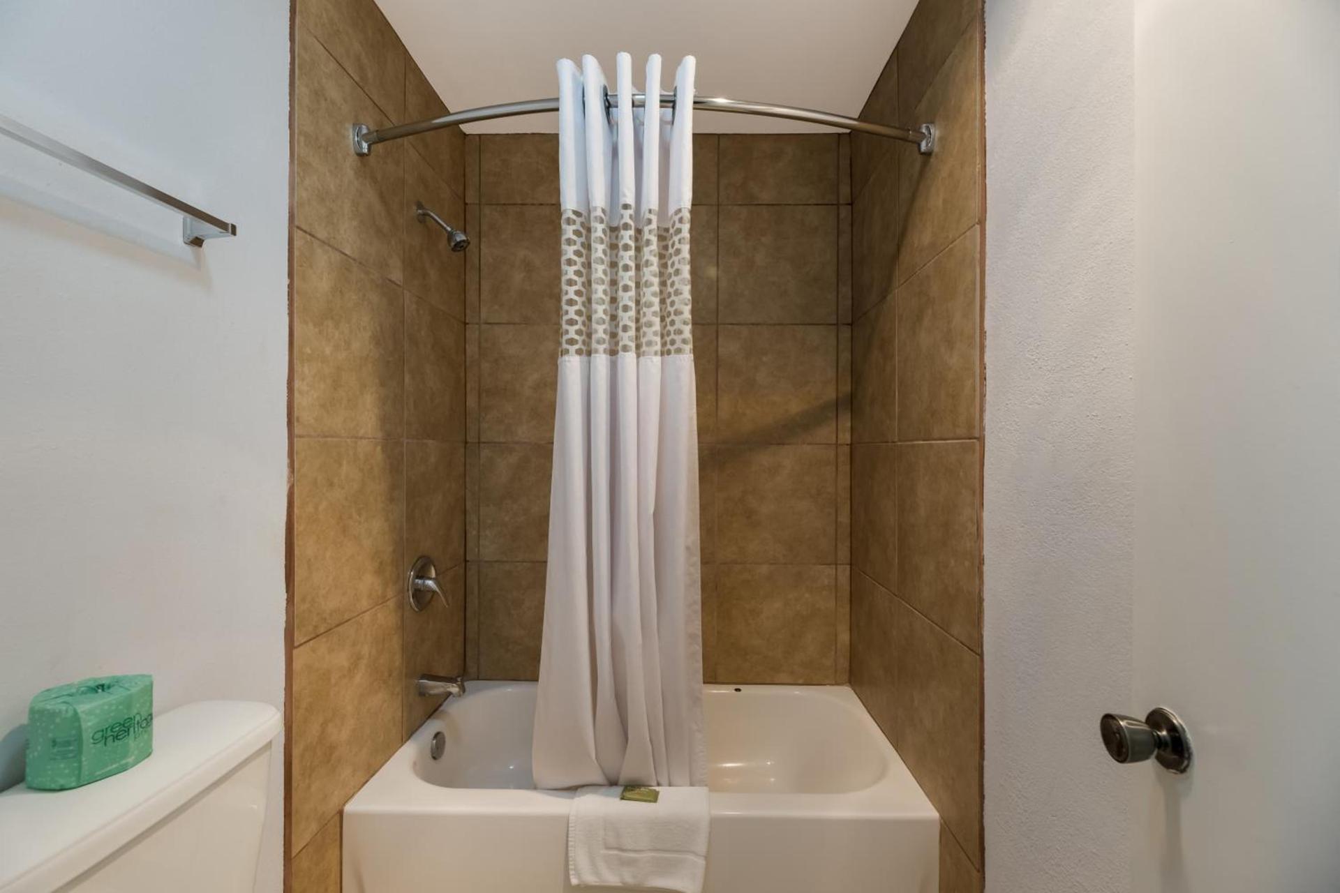 Americas Best Value Inn Alpine photo 14