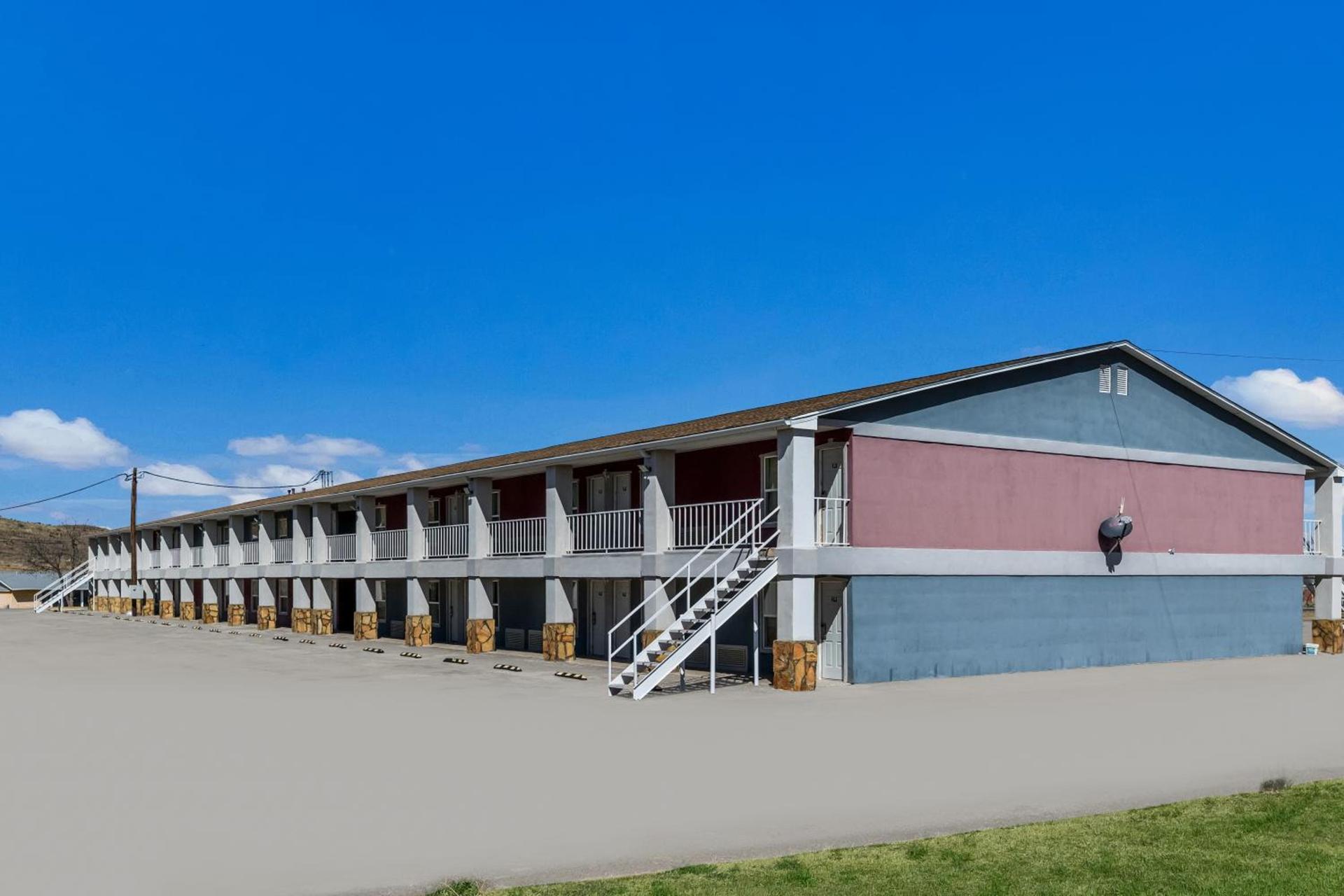 Americas Best Value Inn Alpine photo 19