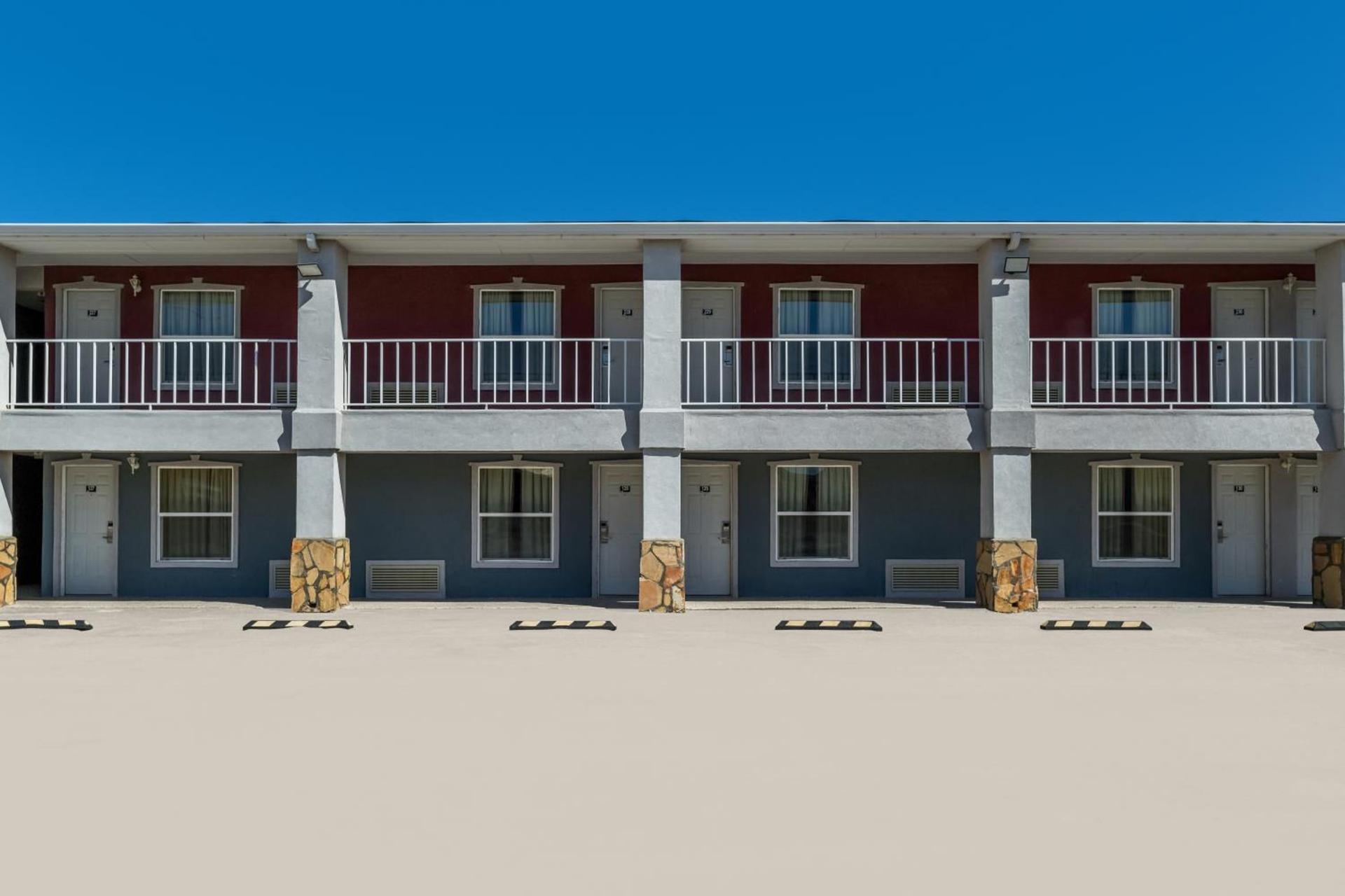 Americas Best Value Inn Alpine photo 20