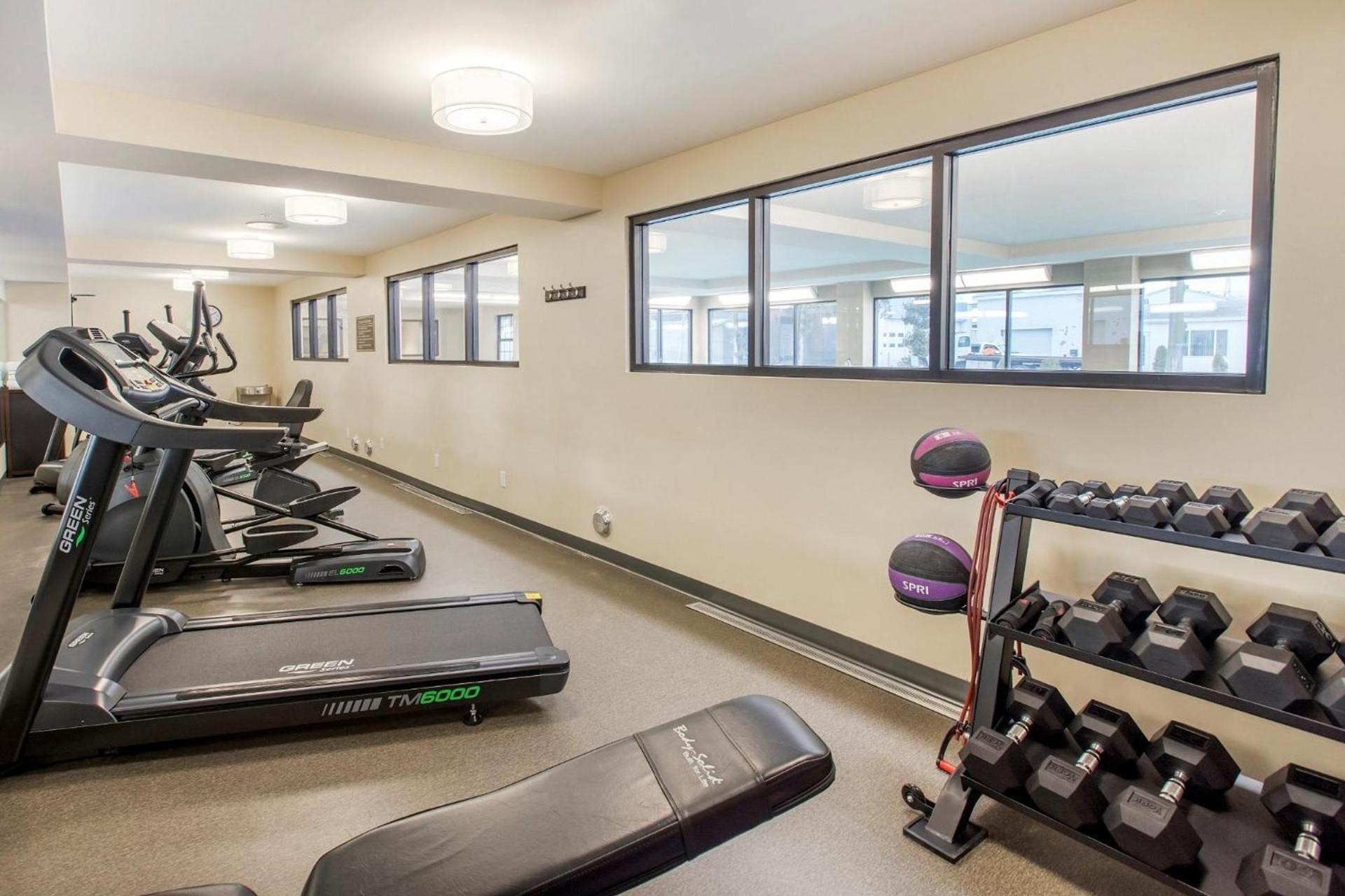 Country Inn & Suites by Radisson, Grandville-Grand Rapids West, MI photo 57