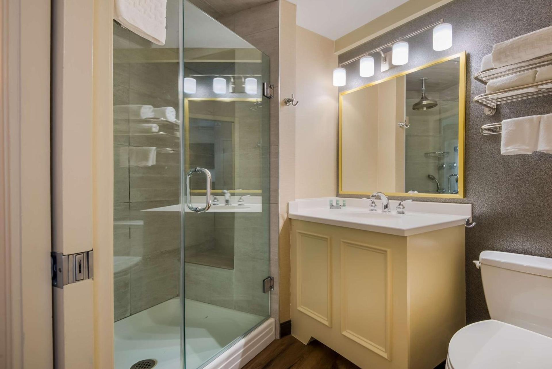 Best Western Syracuse Downtown Hotel and Suites photo 12