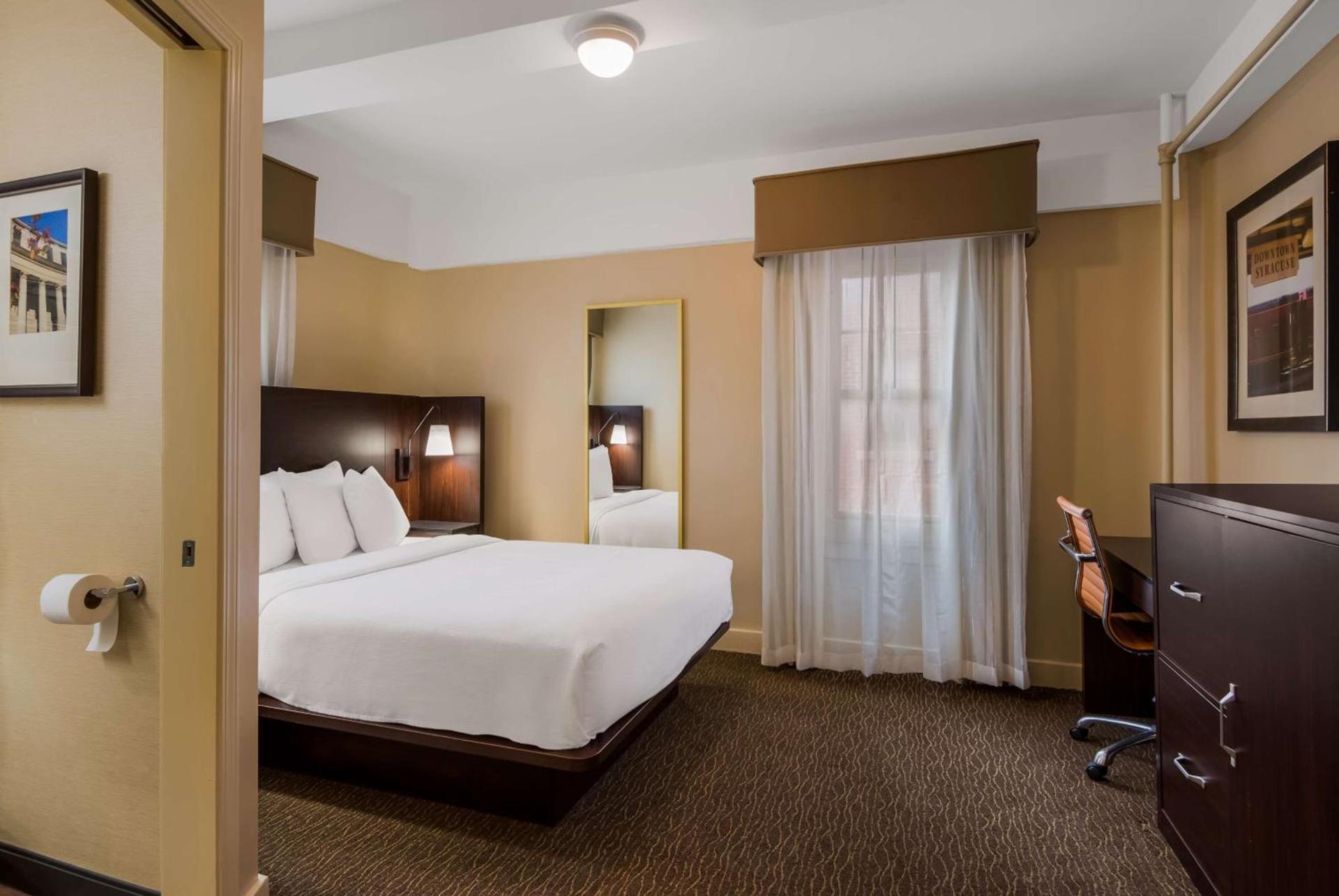 Best Western Syracuse Downtown Hotel and Suites photo 14