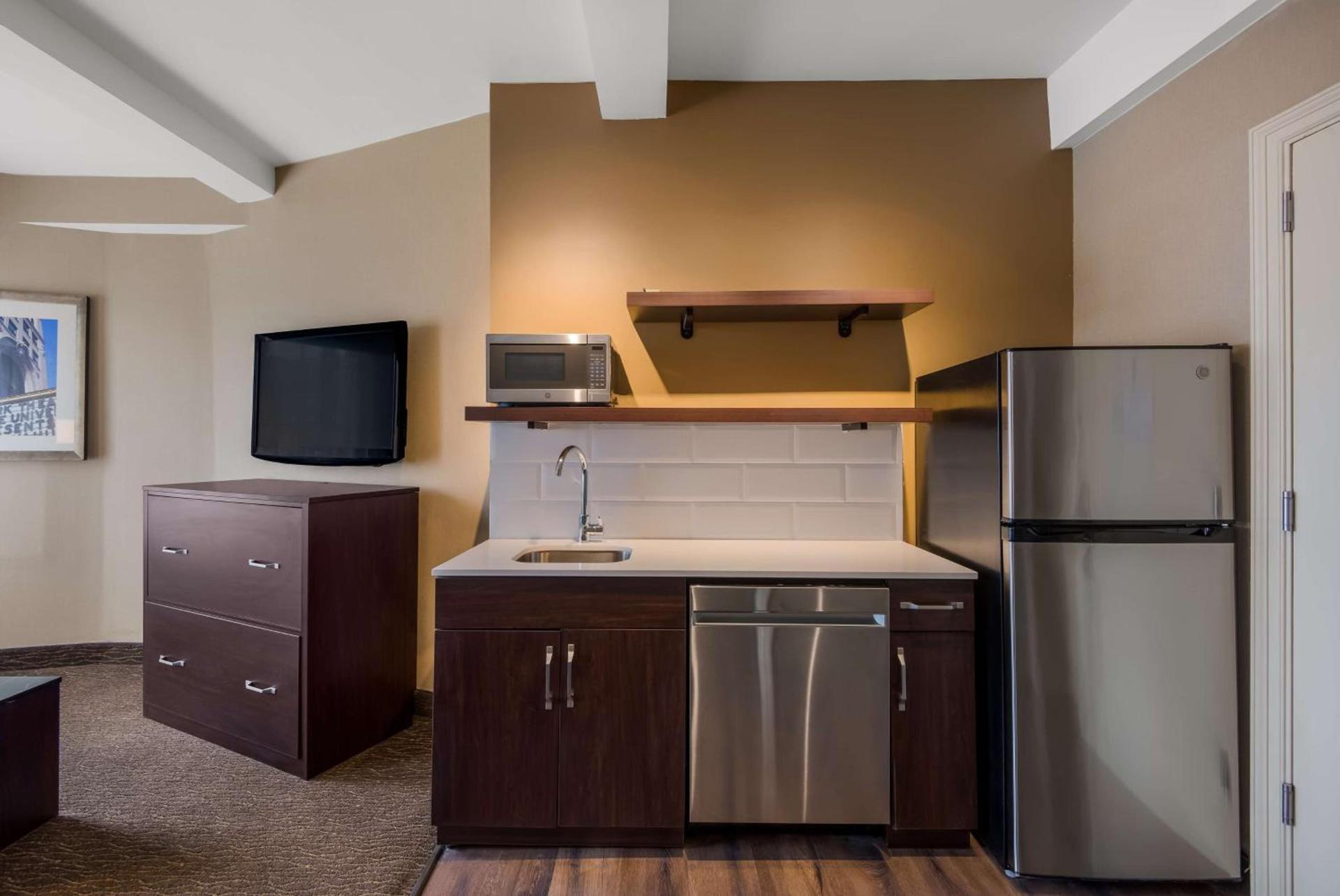 Best Western Syracuse Downtown Hotel and Suites photo 25