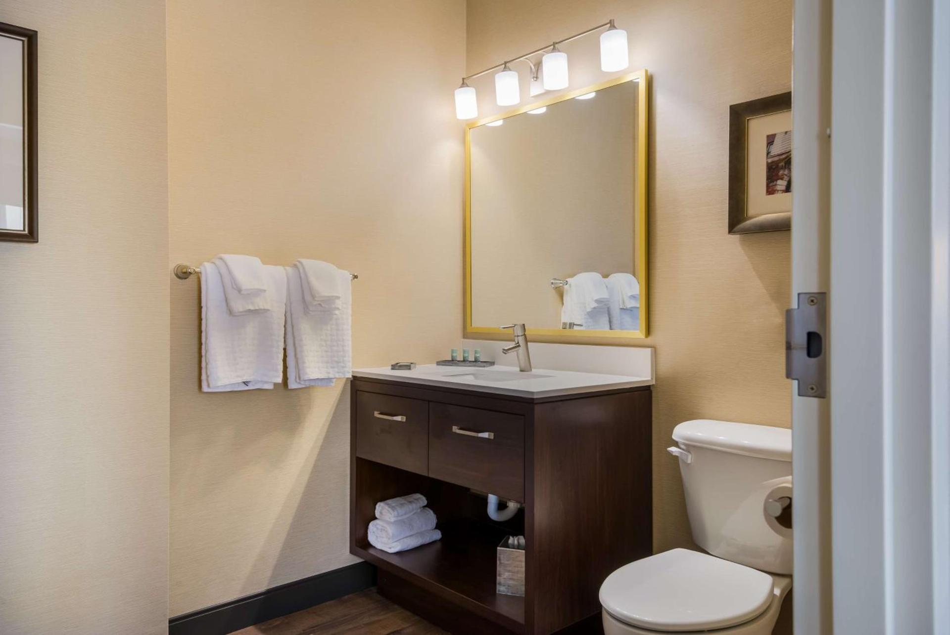 Best Western Syracuse Downtown Hotel and Suites photo 27