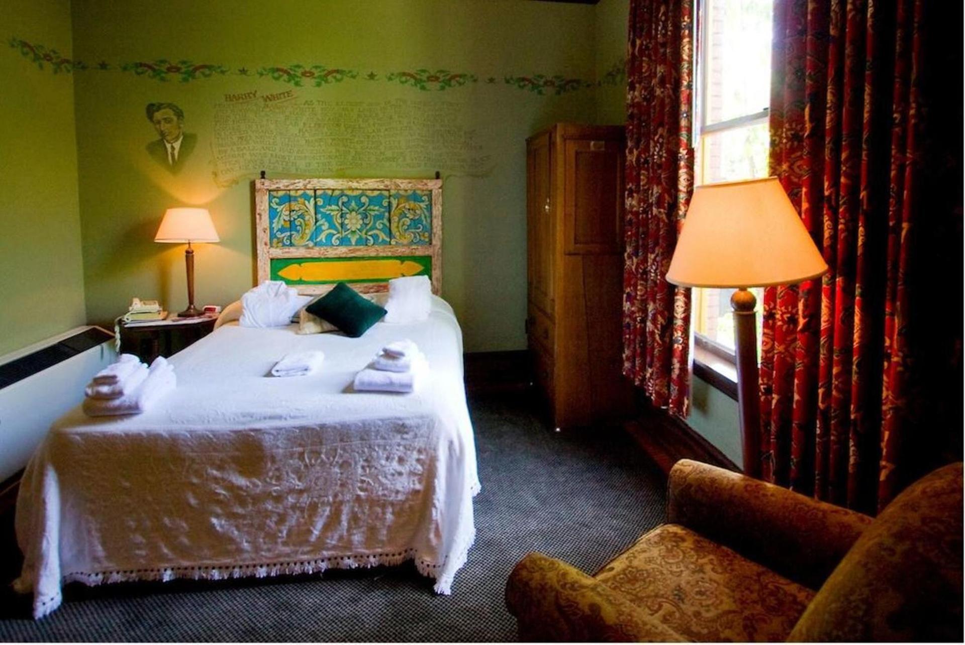 McMenamins Hotel Oregon photo 5