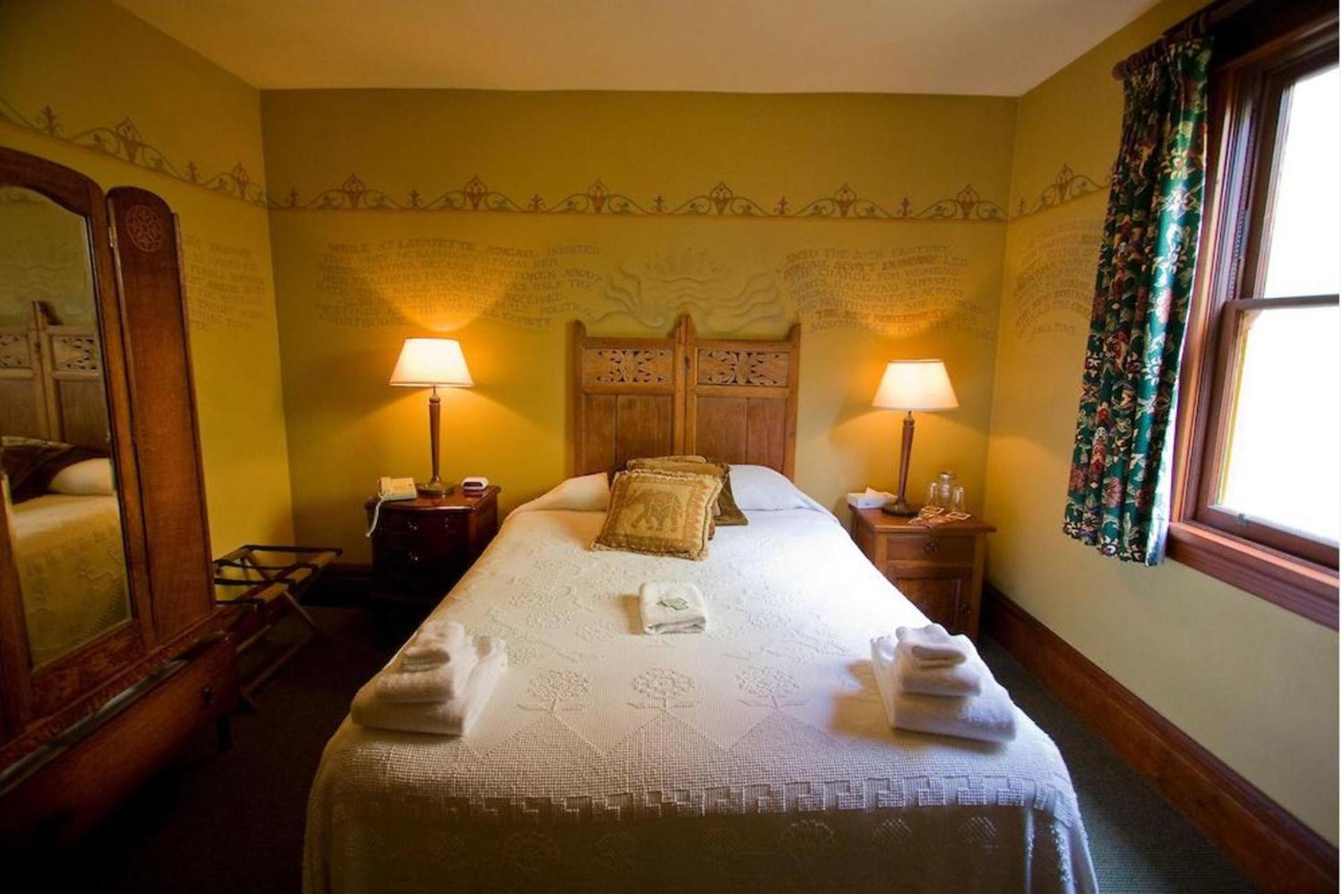 McMenamins Hotel Oregon photo 12