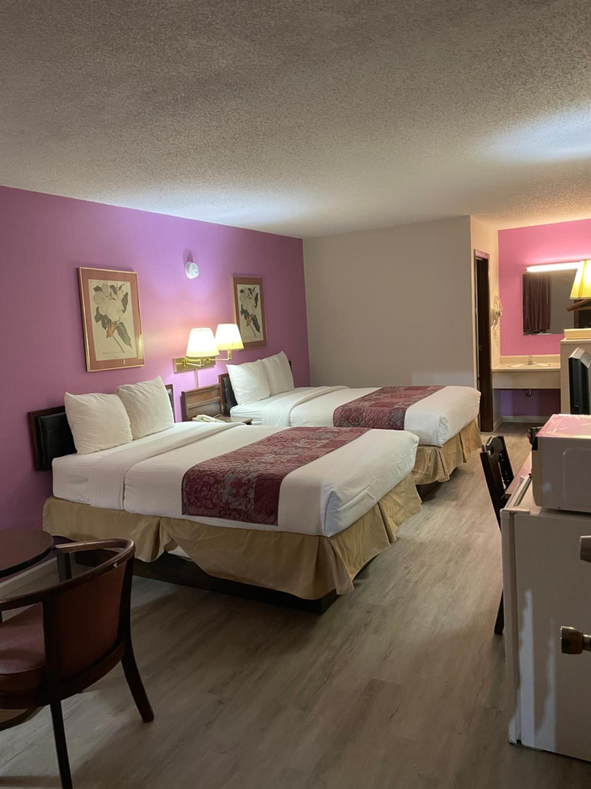 Budget Host Inn photo 12