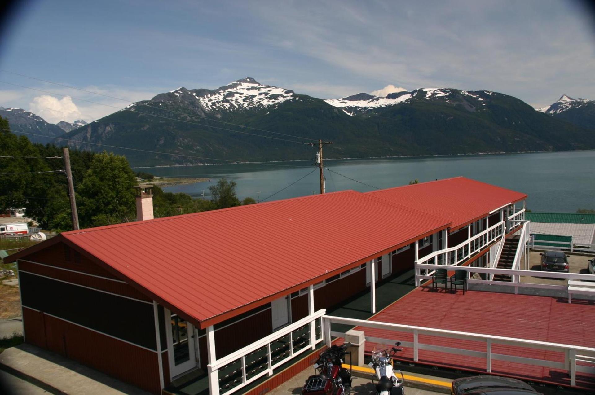 Captain's Choice Motel photo 32