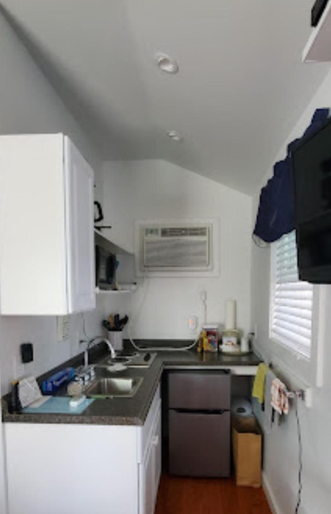 Carriage House Motel Cottages & Suites photo 13