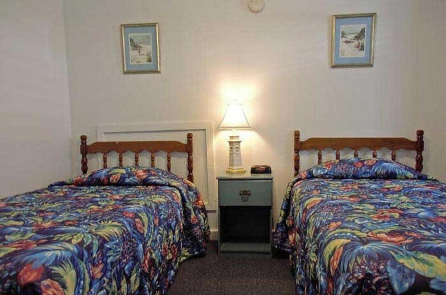 Carriage House Motel Cottages & Suites photo 17