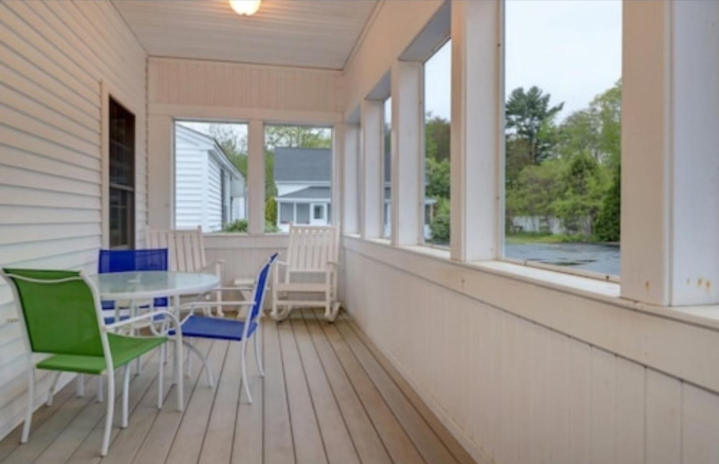 Carriage House Motel Cottages & Suites photo 18