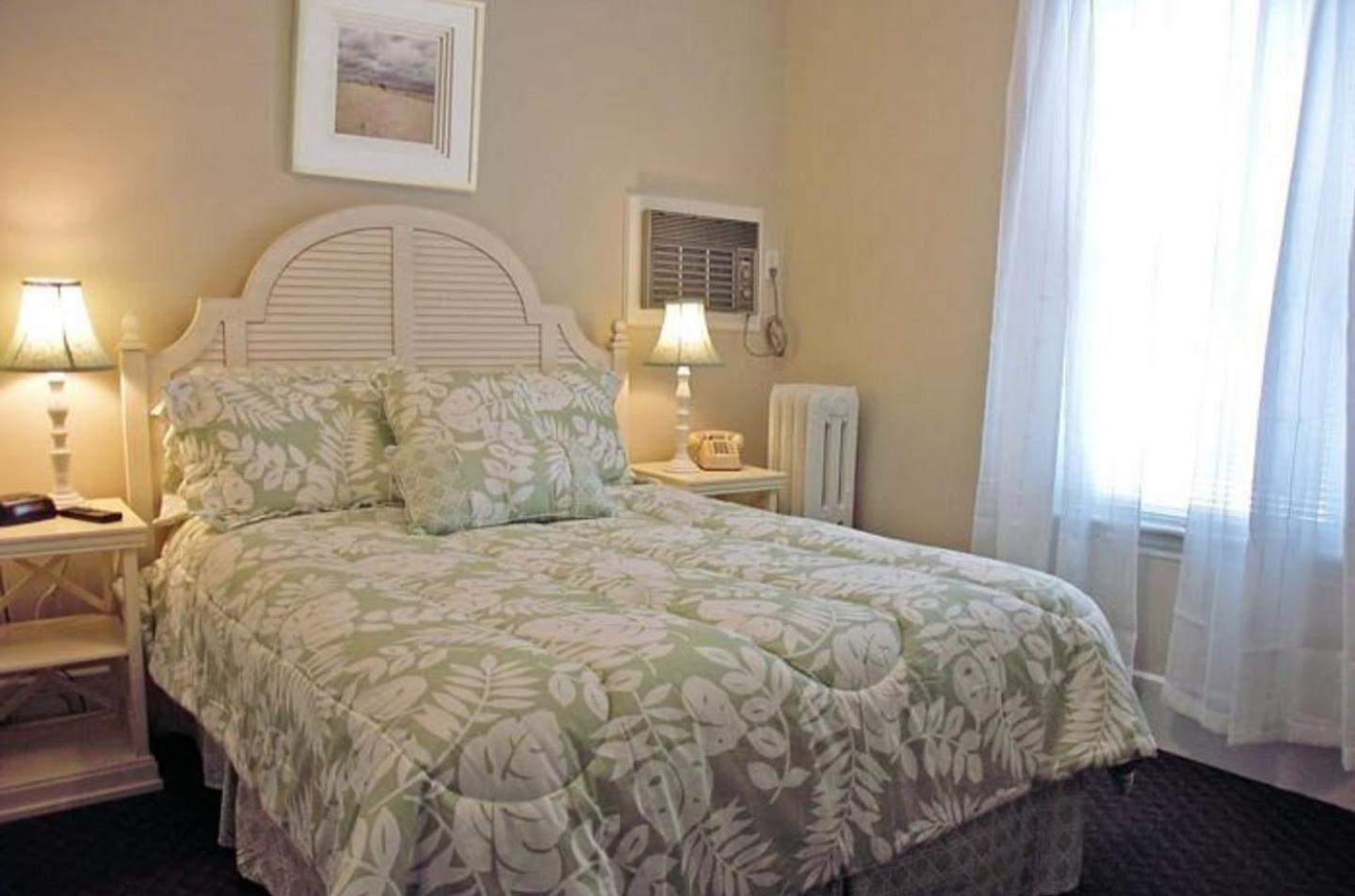 Carriage House Motel Cottages & Suites photo 22