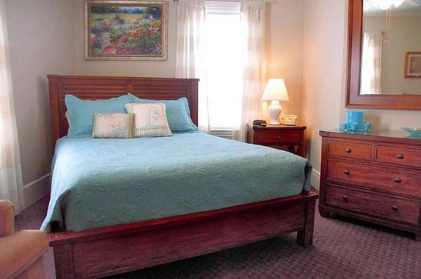 Carriage House Motel Cottages & Suites photo 23