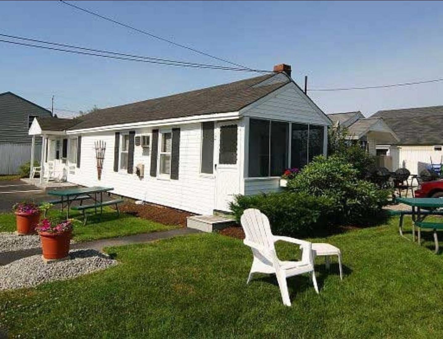 Carriage House Motel Cottages & Suites photo 28