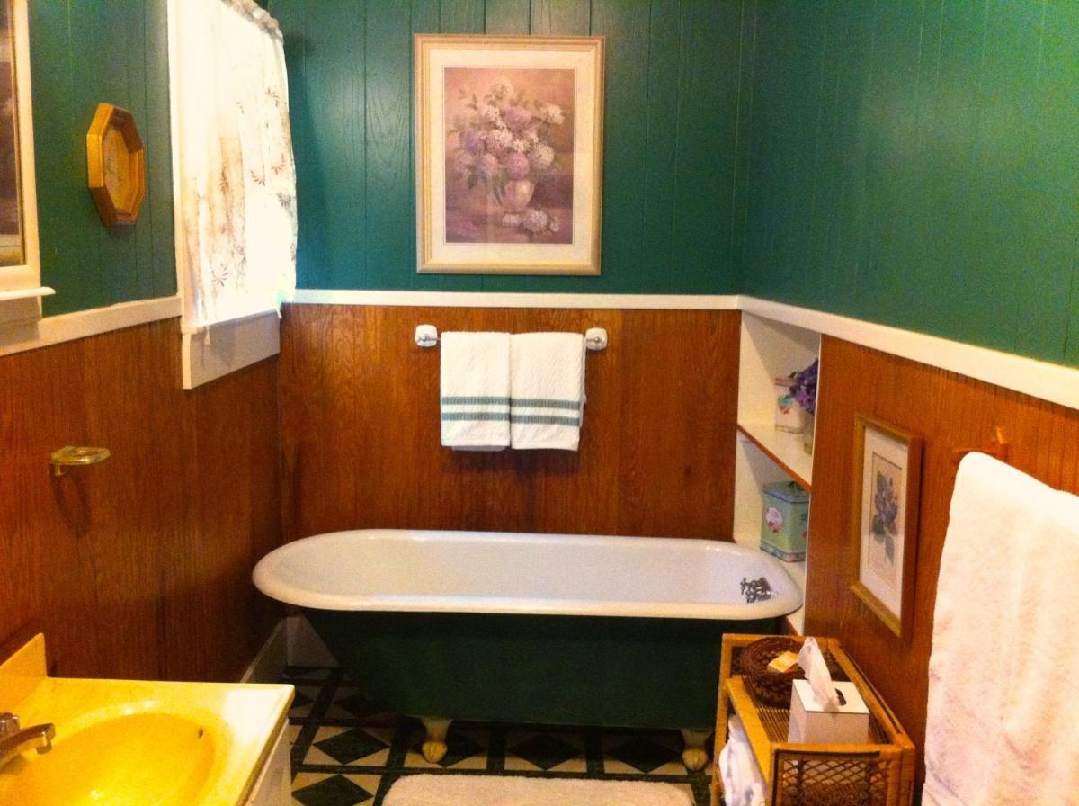 Brooks House Suites photo 8