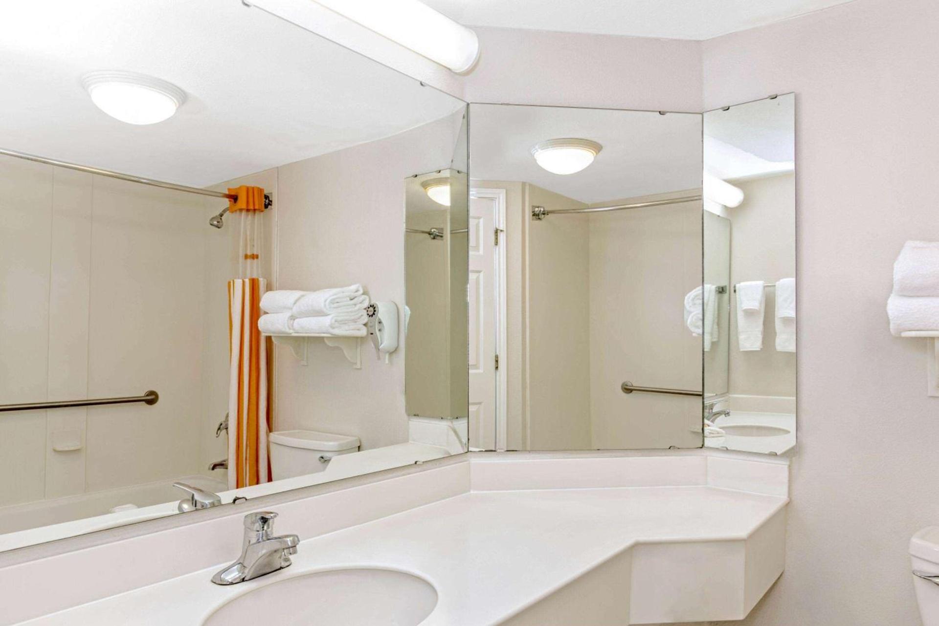 La Quinta by Wyndham Orlando I Drive/Conv Center photo 40