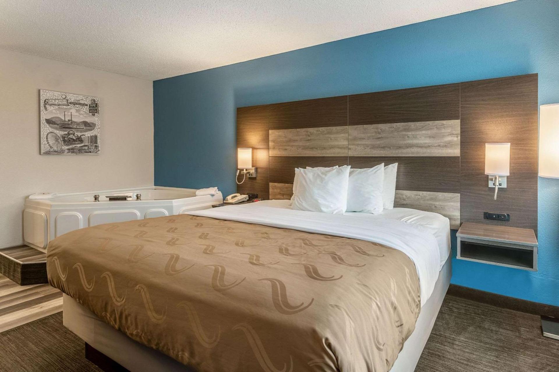Quality Inn Branson On the Strip photo 34