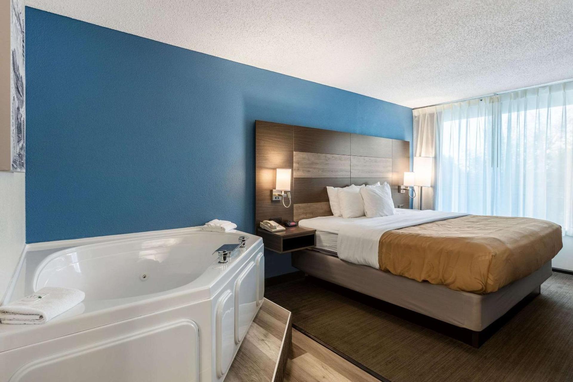 Quality Inn Branson On the Strip photo 36