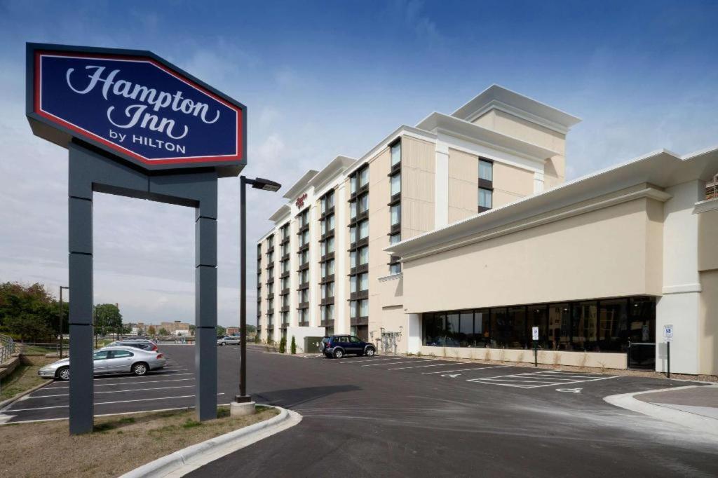 Hampton Inn Green Bay Stadium, Wi photo 37
