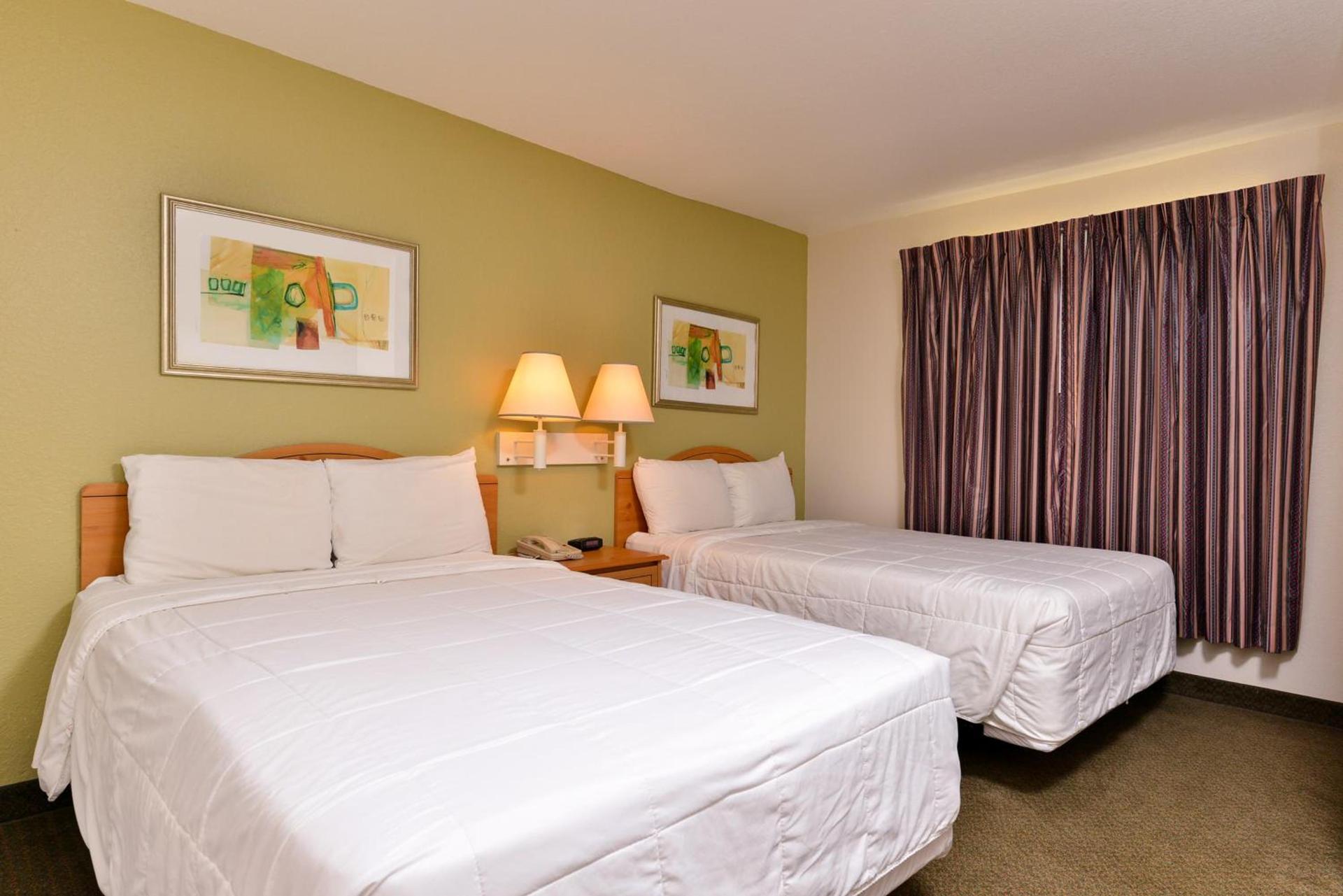 Americas Best Value Inn & Suites-Winnie photo 4